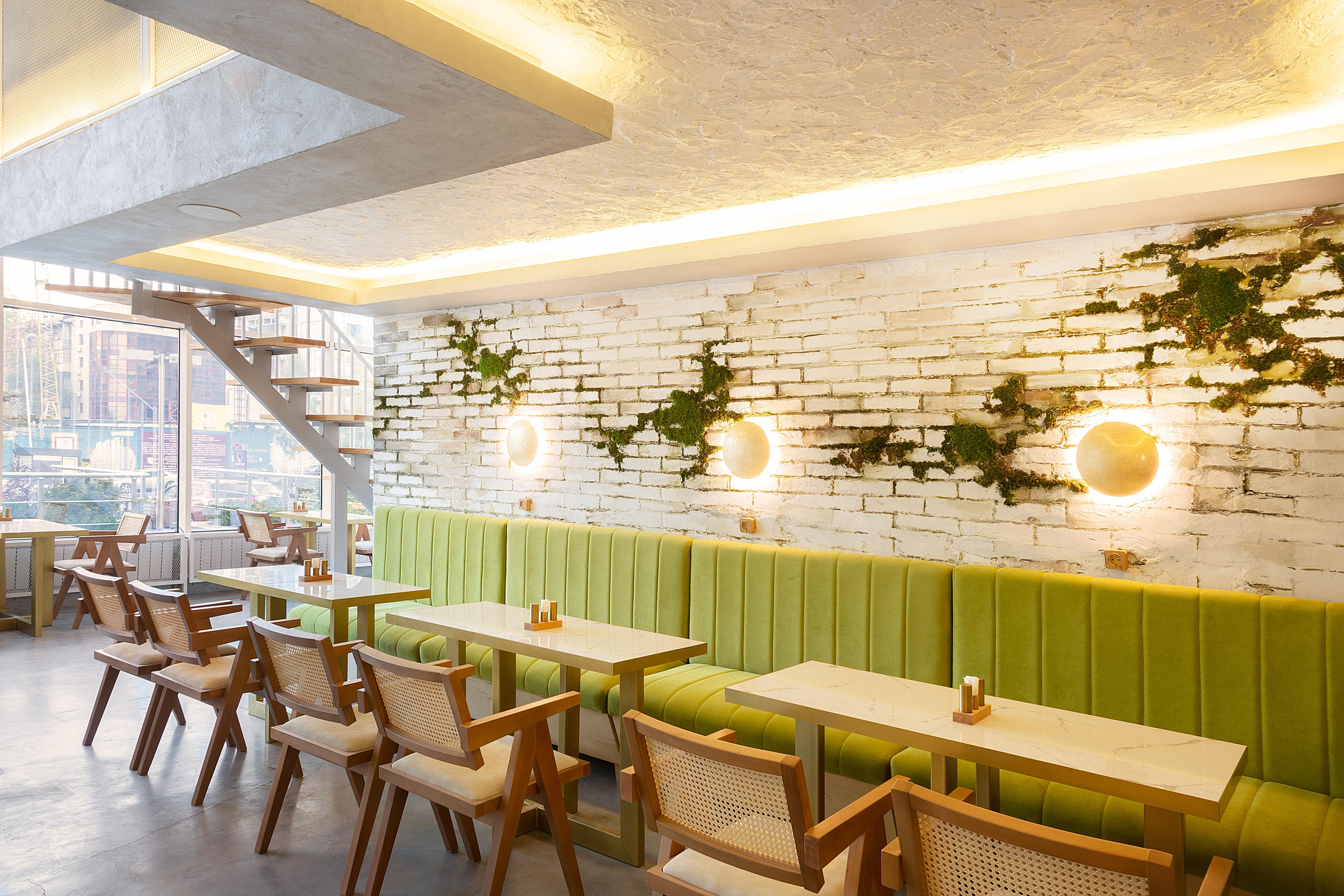 Decor Artu — Q Coffee Shop Premium. Roman Yakunin — interior photographer in Almaty, Kazakhstan