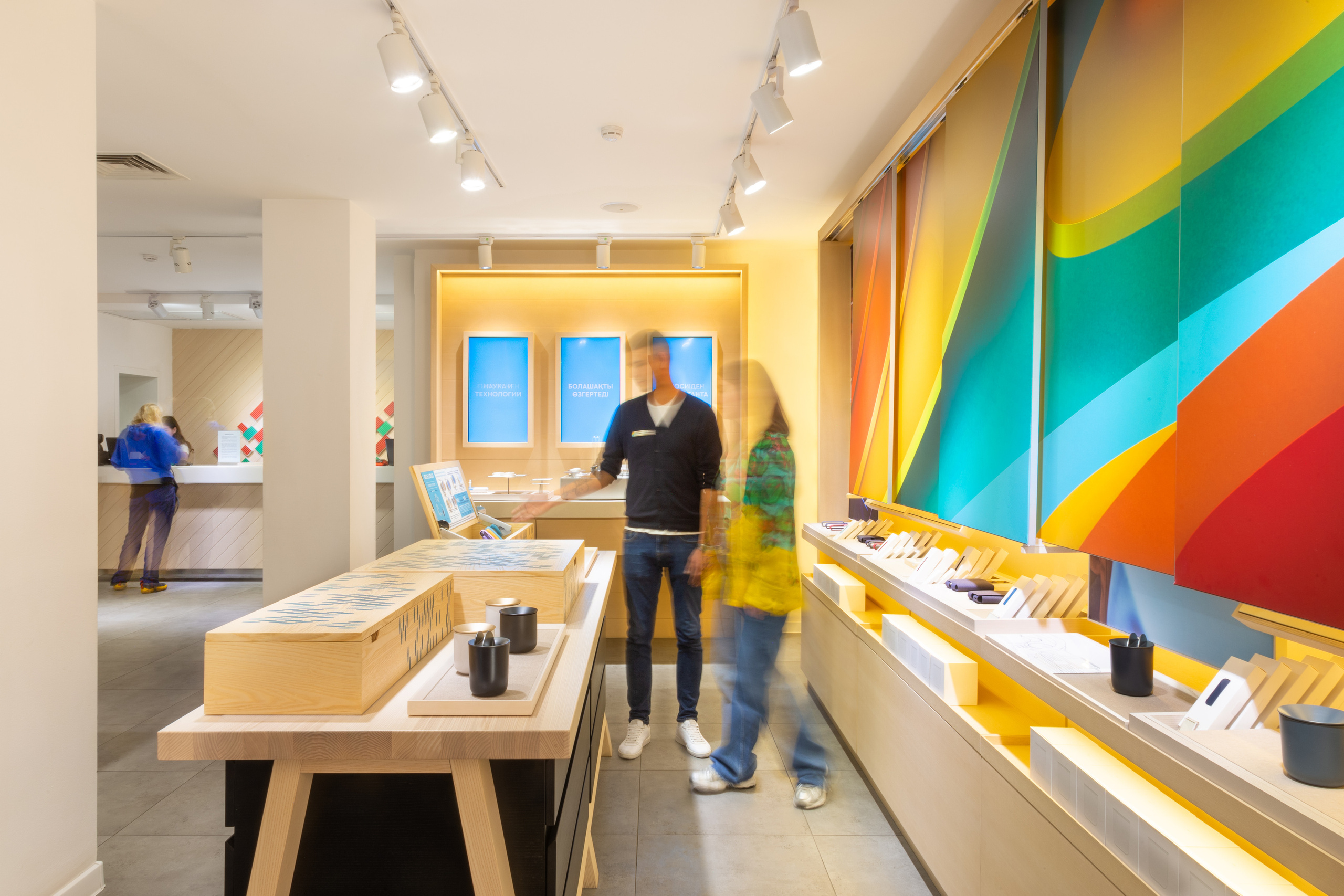 IQOS Boutique. Roman Yakunin — interior photographer in Almaty, Kazakhstan