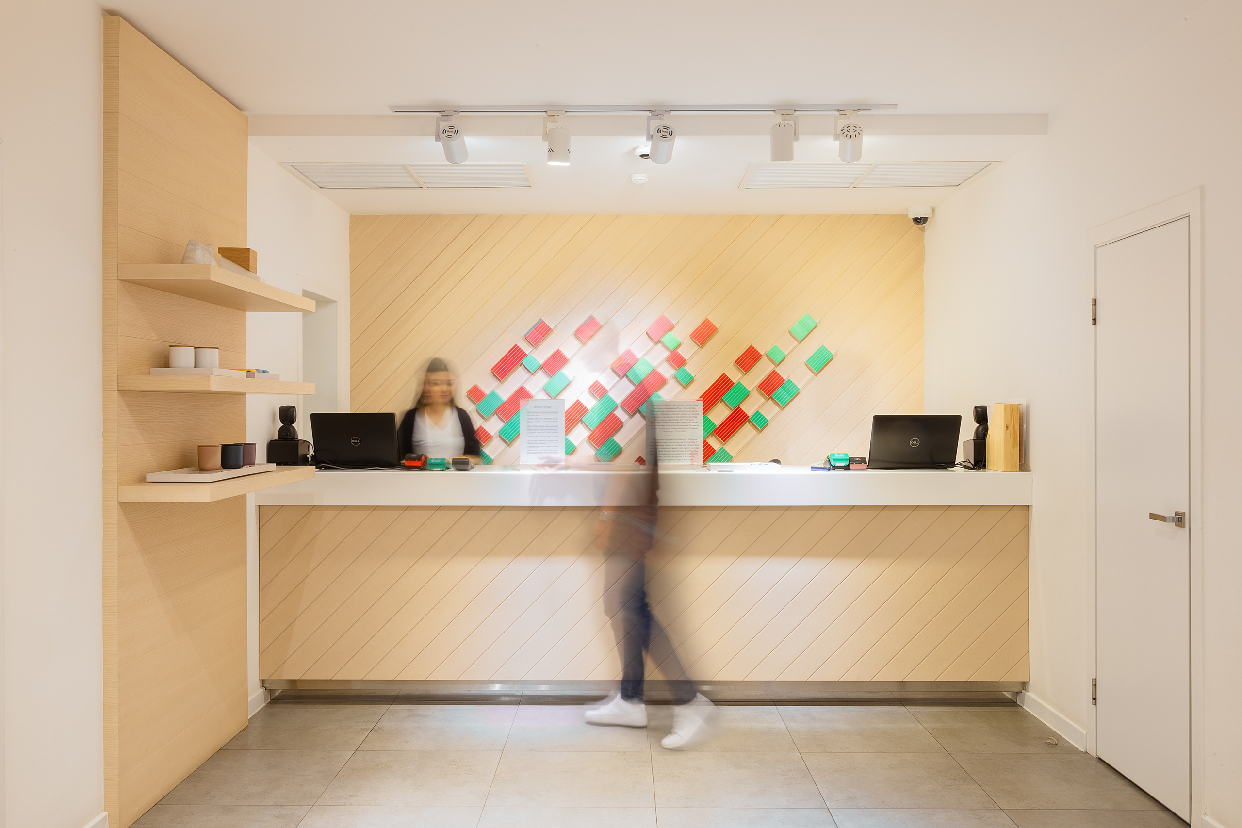 IQOS Boutique. Roman Yakunin — interior photographer in Almaty, Kazakhstan