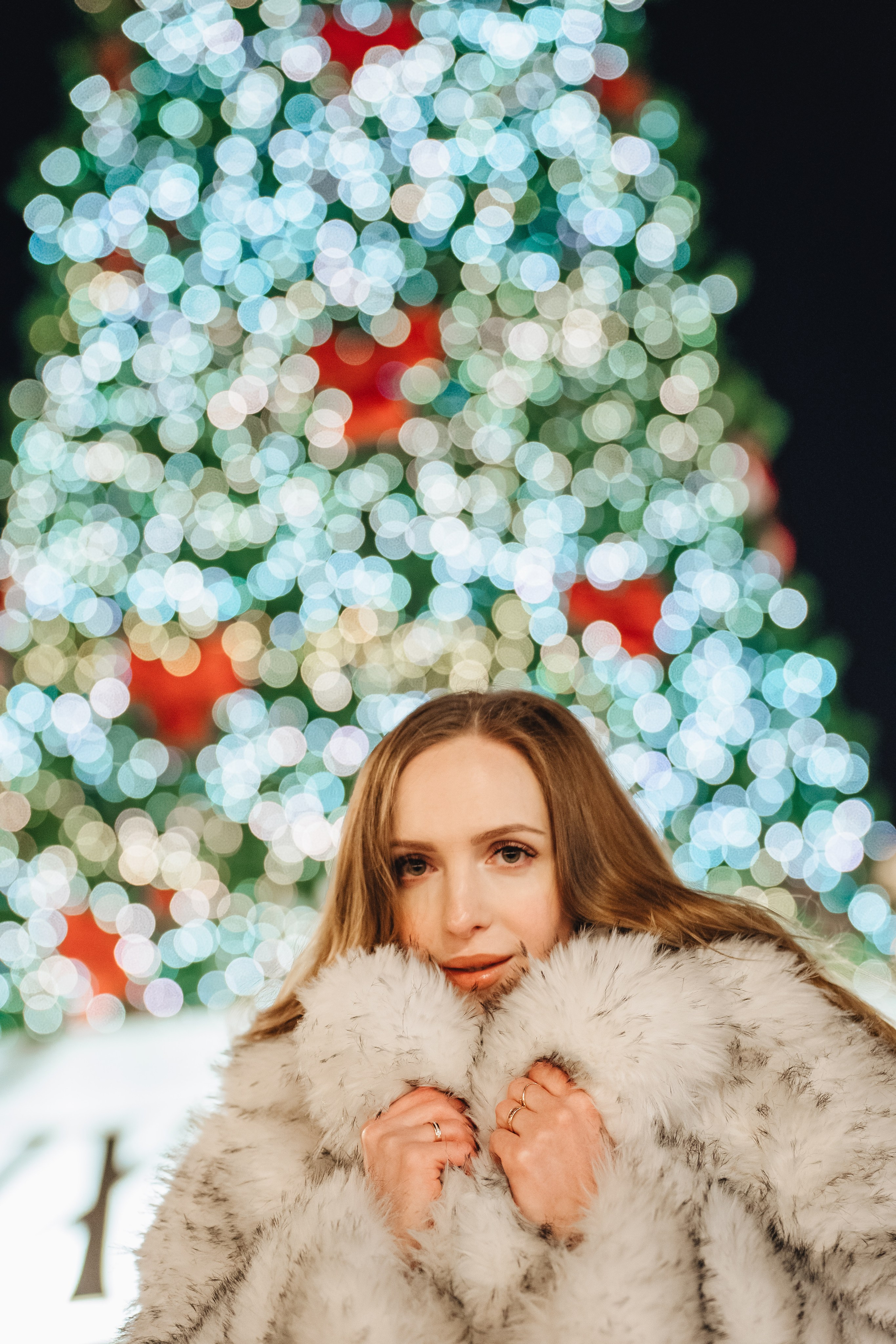 ПРОГУЛКА НА МАНЕЖНОЙ ПЛОЩАДИ ДЛЯ ДЕВУШКИ ПЕРЕД НОВЫМ ГОДОМ (НОВОГОДНЯЯ ФОТОСЕССИИЯ НА МАНЕЖНОЙ ПЛОЩАДИ). Профессиональный фотограф, Санкт-Петербург — Виктория Богомолова