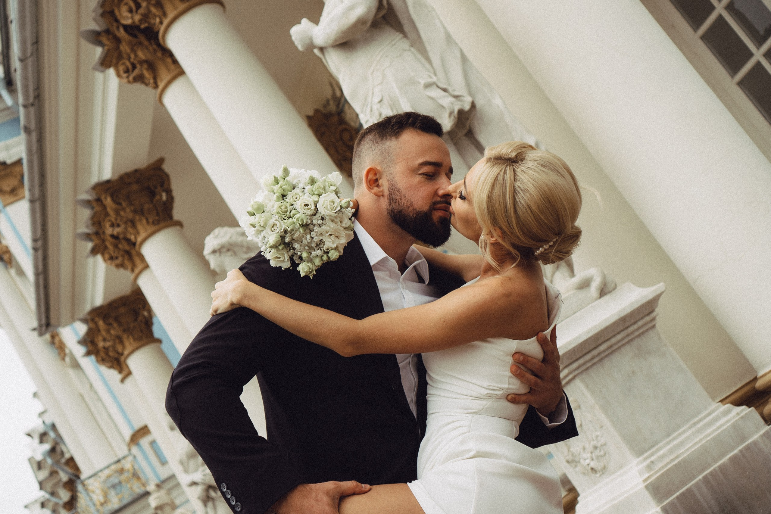 СВАДЕБНАЯ ИСТОРИЯ В ГОРОДЕ ПУШКИН ВОЗЛЕ ЕКАТЕРИНИНСКОГО ДВОРЦА И В ПАРКЕ. Профессиональный фотограф, Санкт-Петербург — Виктория Богомолова