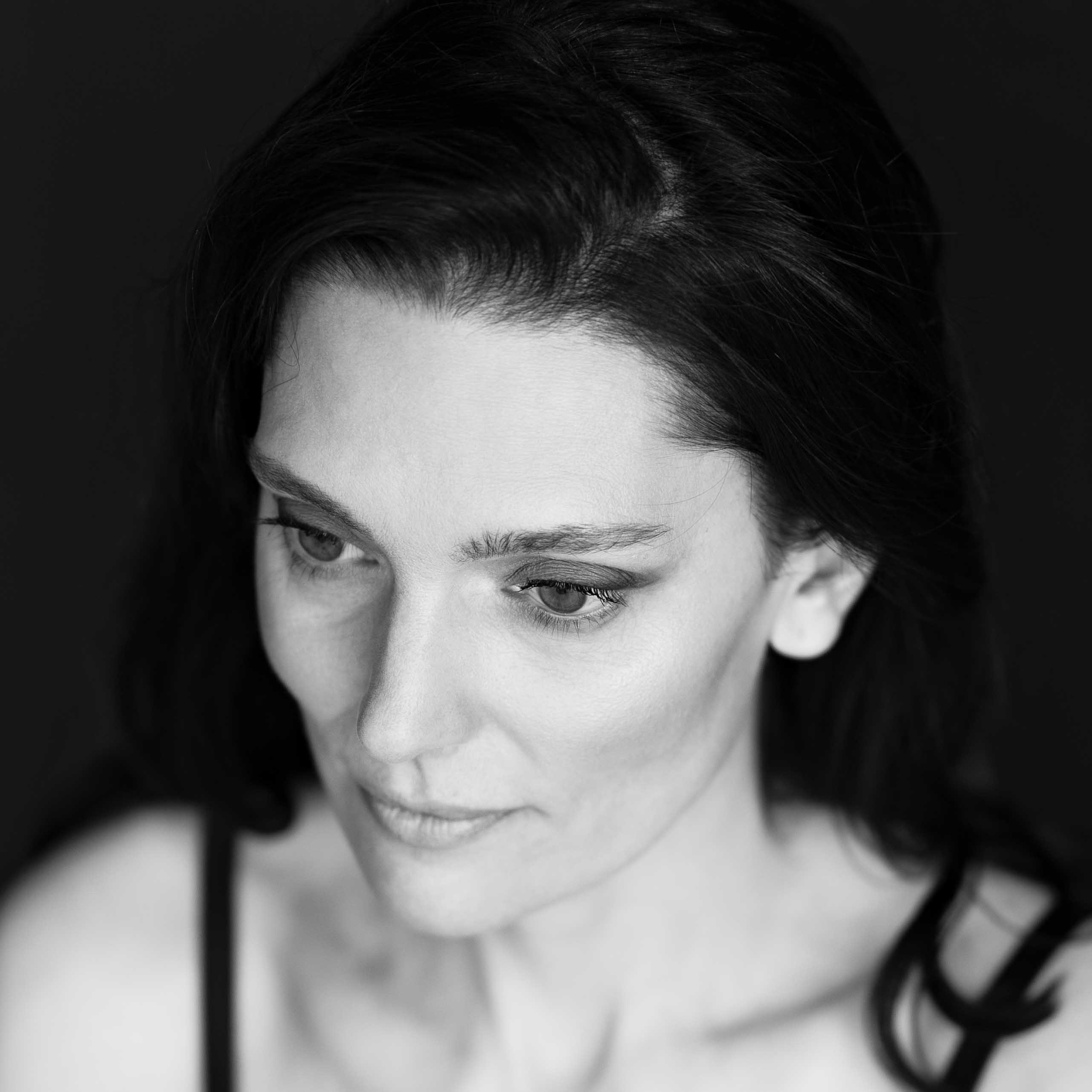 Услуги. Женский портретный фотограф 35+ Воронеж. Добро пожаловать в магию ЧБ портрета