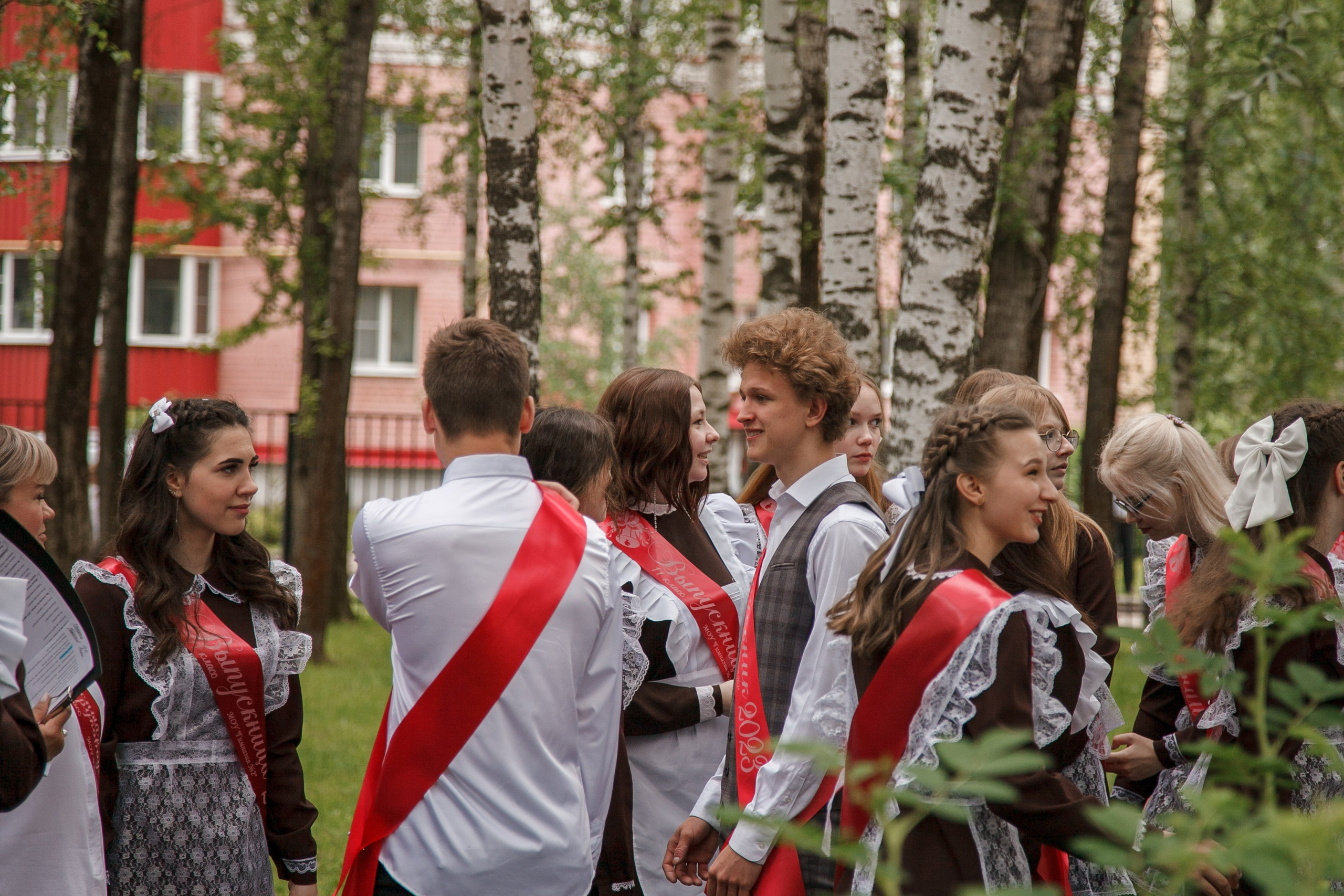 Последний звонок. Ирина Коновалова школьный фотограф. Выпускные альбомы Ярославль