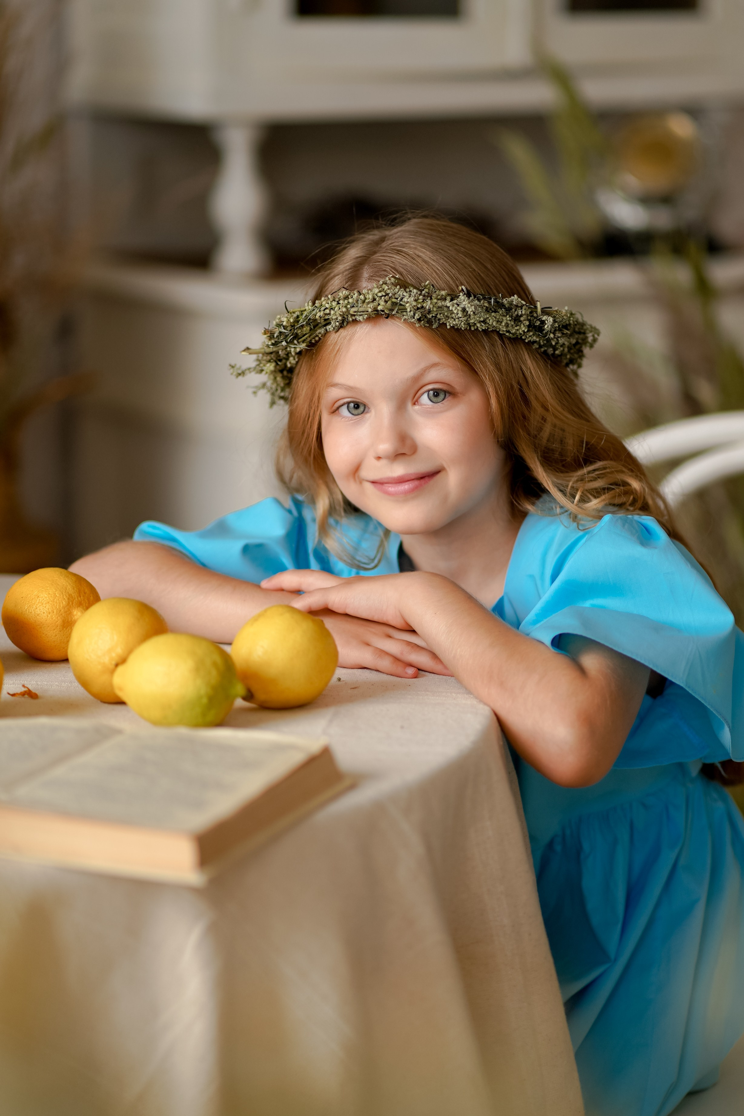 Кира с подсолнухами. Фотограф Татьяна Митрофанова