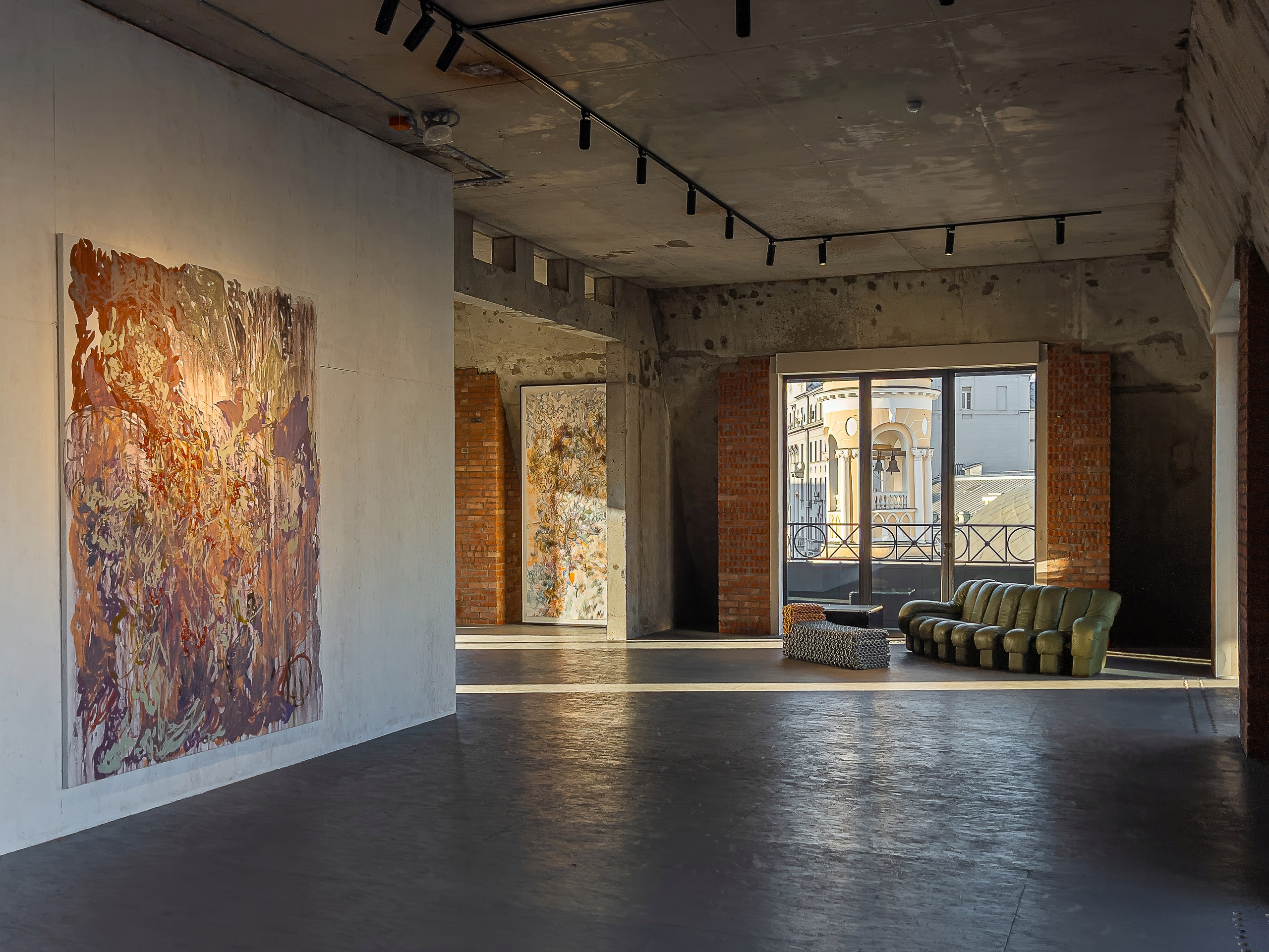 Галерея Vladey, дом с Атлантами. Иван Благушин. Интерьерный и архитектурный фотограф в Москве и Санкт-Петербурге