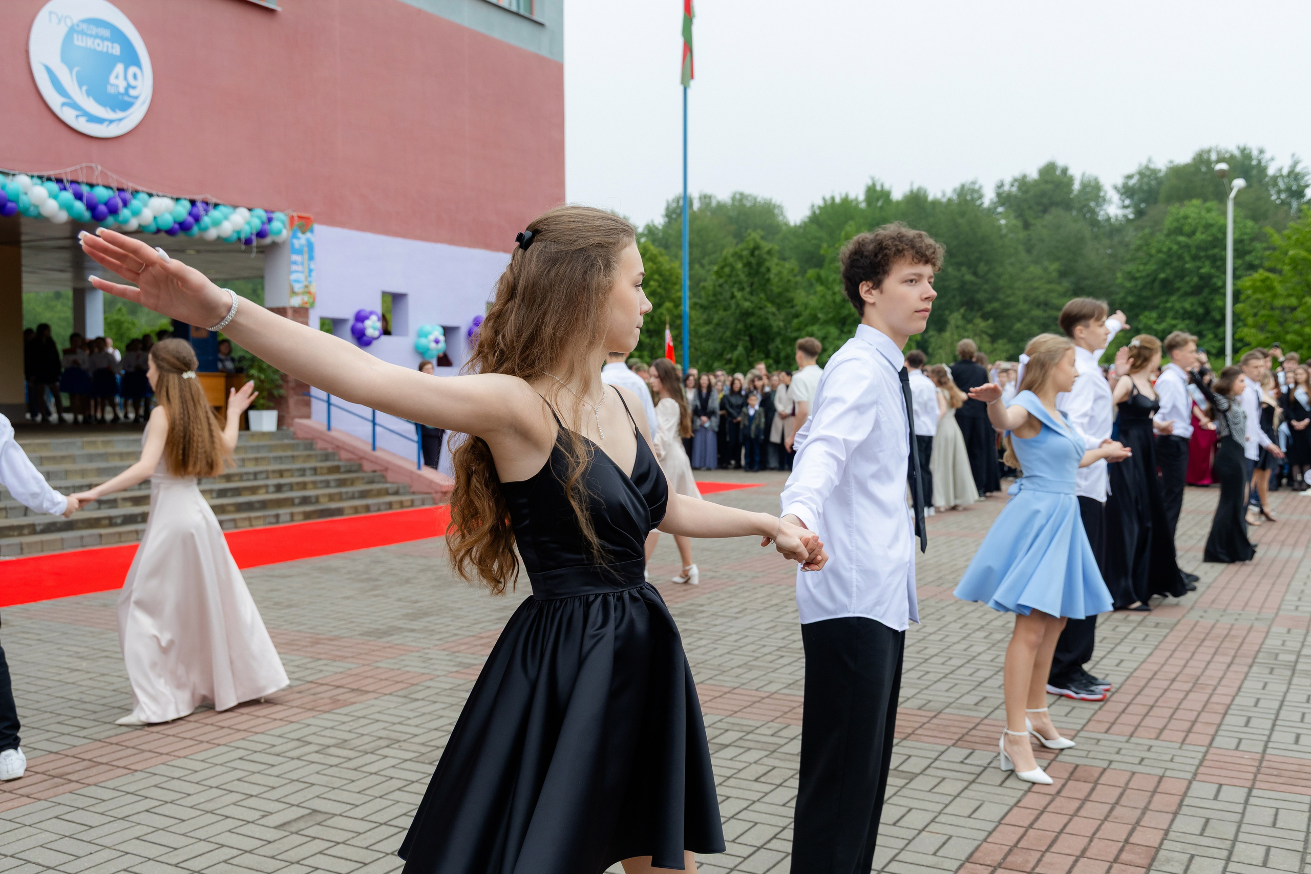 Последний звонок 2025 в Минске. Свадебный фотограф в Минске/Беларуси Сергей Спиридонов