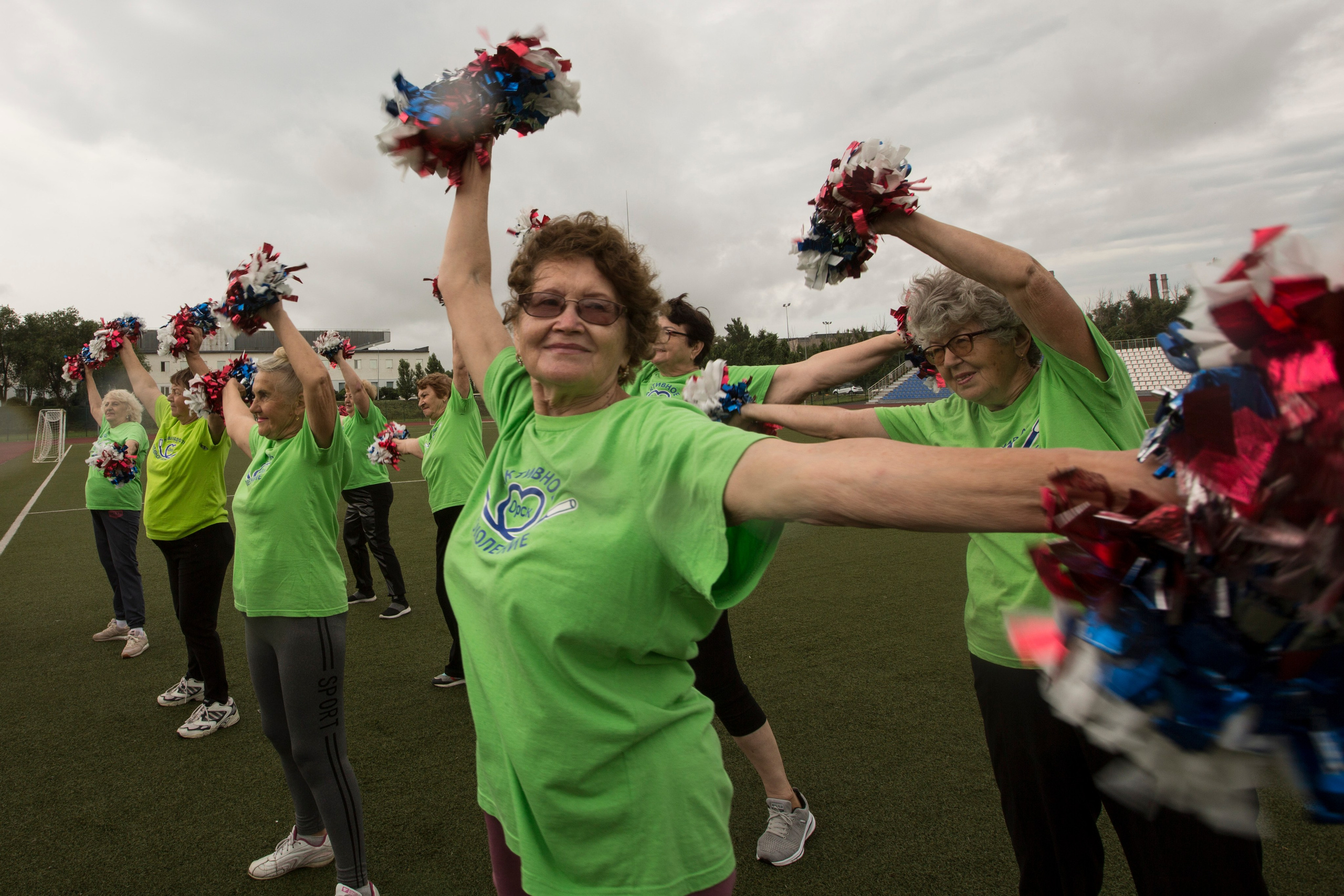 Бабушки-чирлидеры, Орск. Фотограф Анна Барне