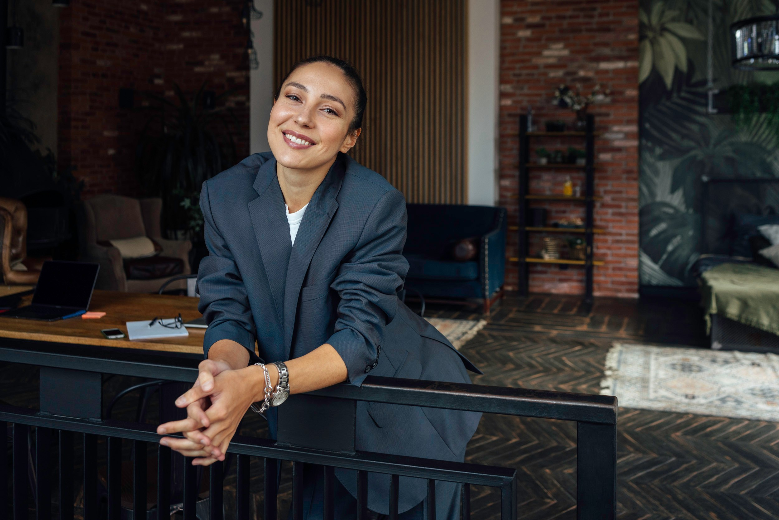 Бизнес портрет. Pinpix.pro рекламная и коммерческая фотография, съемки для брендов, Спб, Петербург