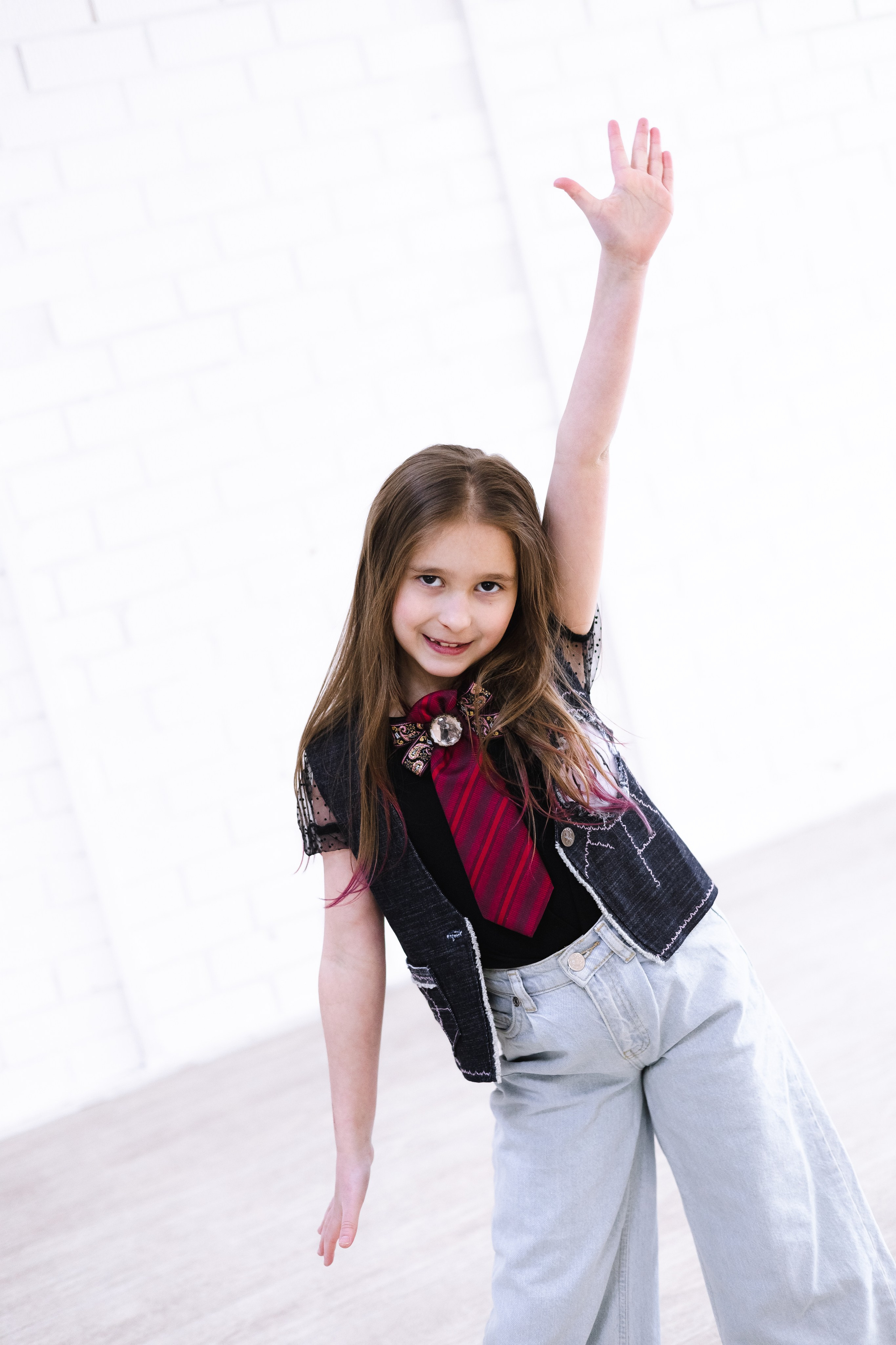 Галстук-переделка — стильное решение для оригинального образа девочки-подростка. Школа для девочек во Владивостоке — Само Совершенство