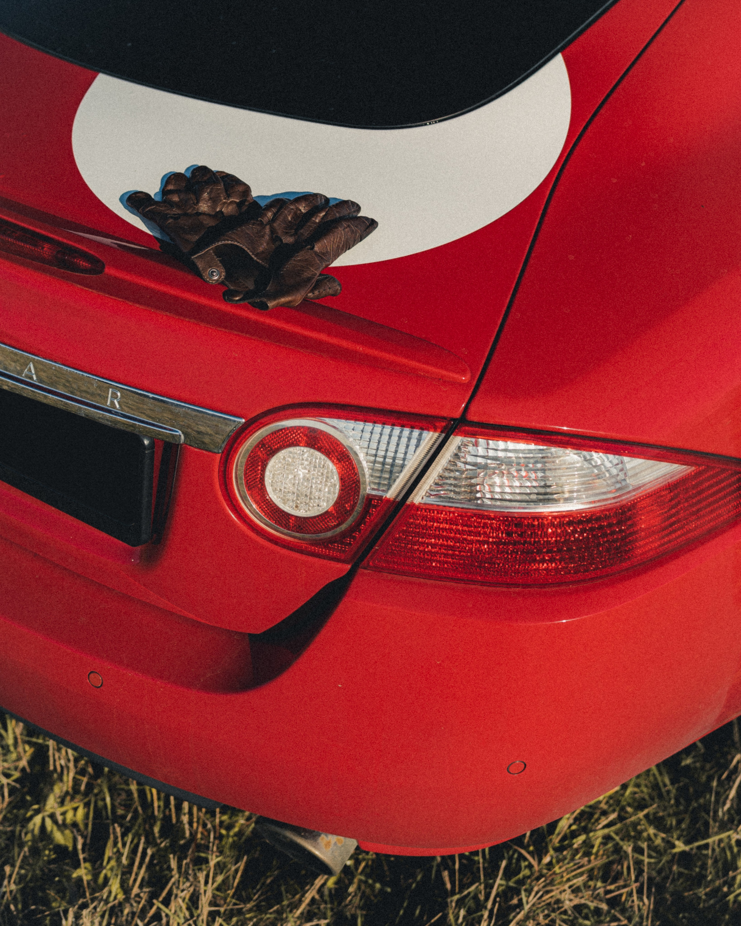 Автомобильная фотосессия Jaguar XK + портрет владельца. Фотограф Илья К. в Москве