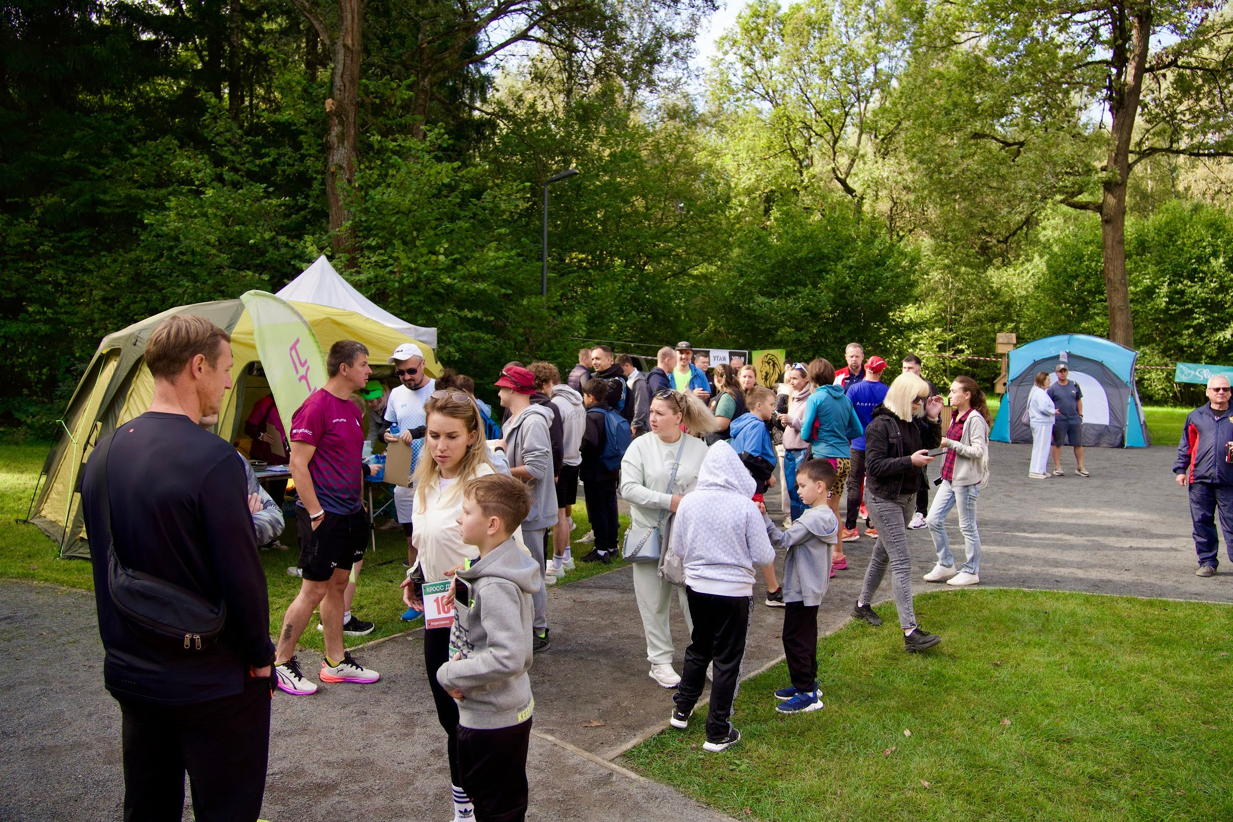 Забег в парке «Дубки». Кафе «БЕЛКА НАШЕПТАЛА». Ну оооочень концептуальное кафе