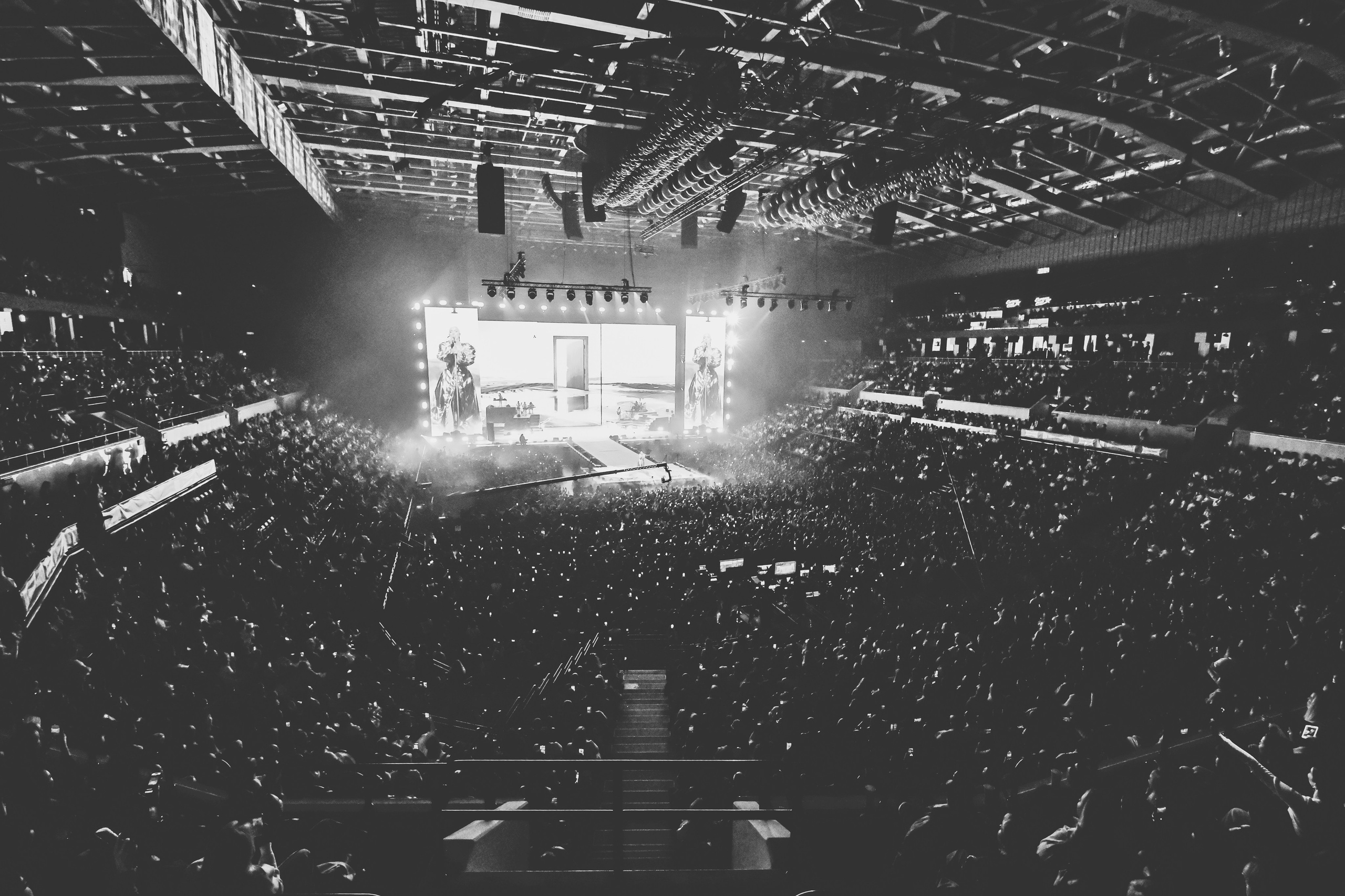 MARI KRAIMBRERI В ВТБ АРЕНЕ 18.10.25. Концертный и репортажный фотограф в Москве и Санкт-Петербурге Мария