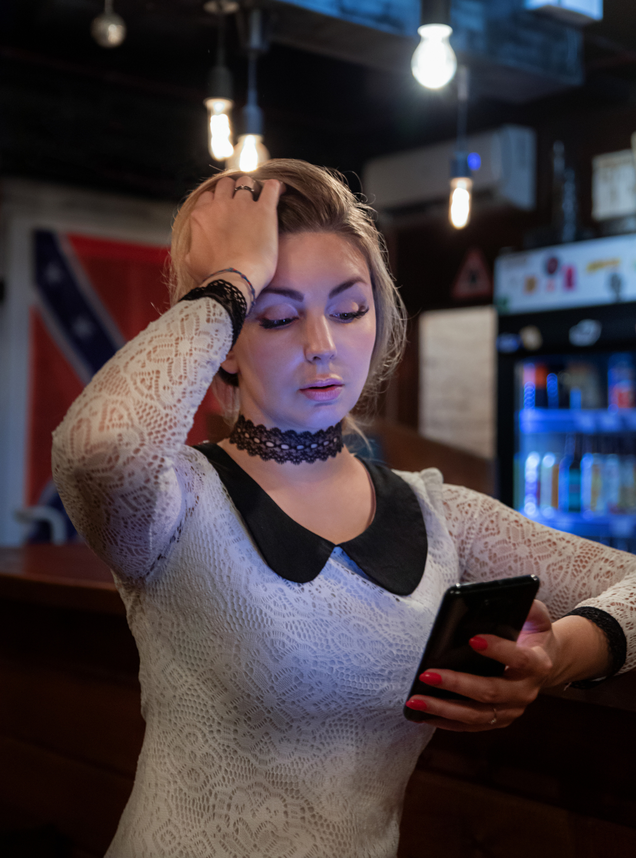 Девушка в баре. Семейный и частный фотограф во Владивостоке