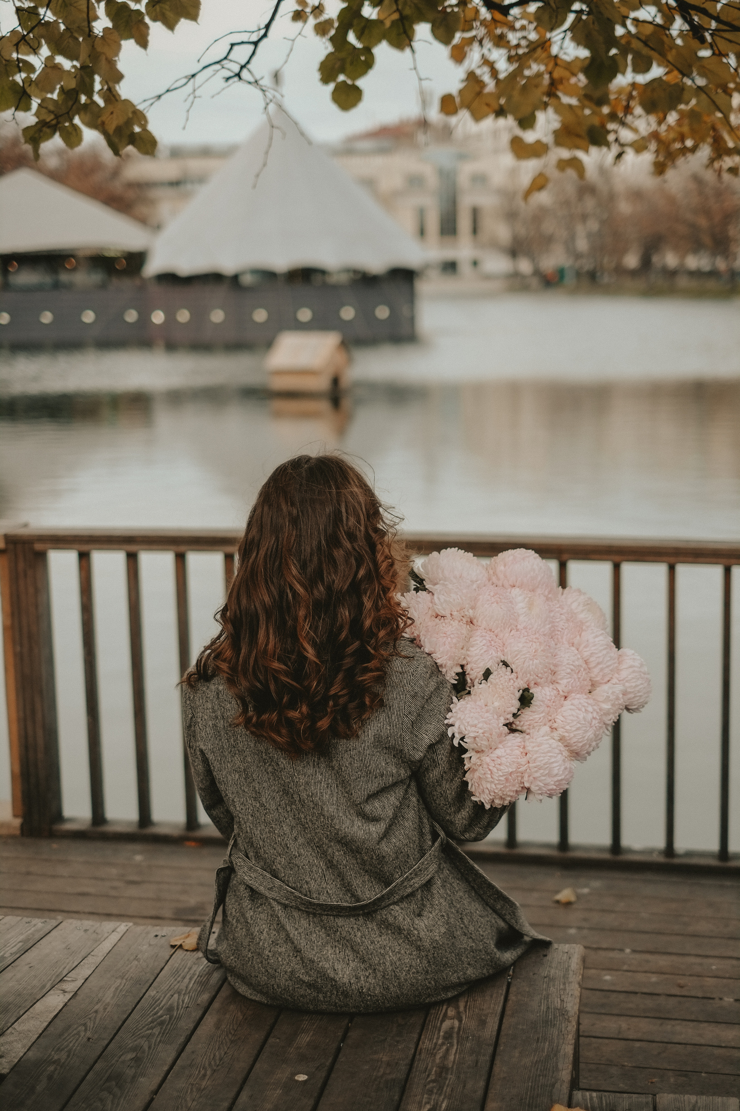 Девушка с цветами. Свадебный и семейный фотограф в Москве Инника Кетлер