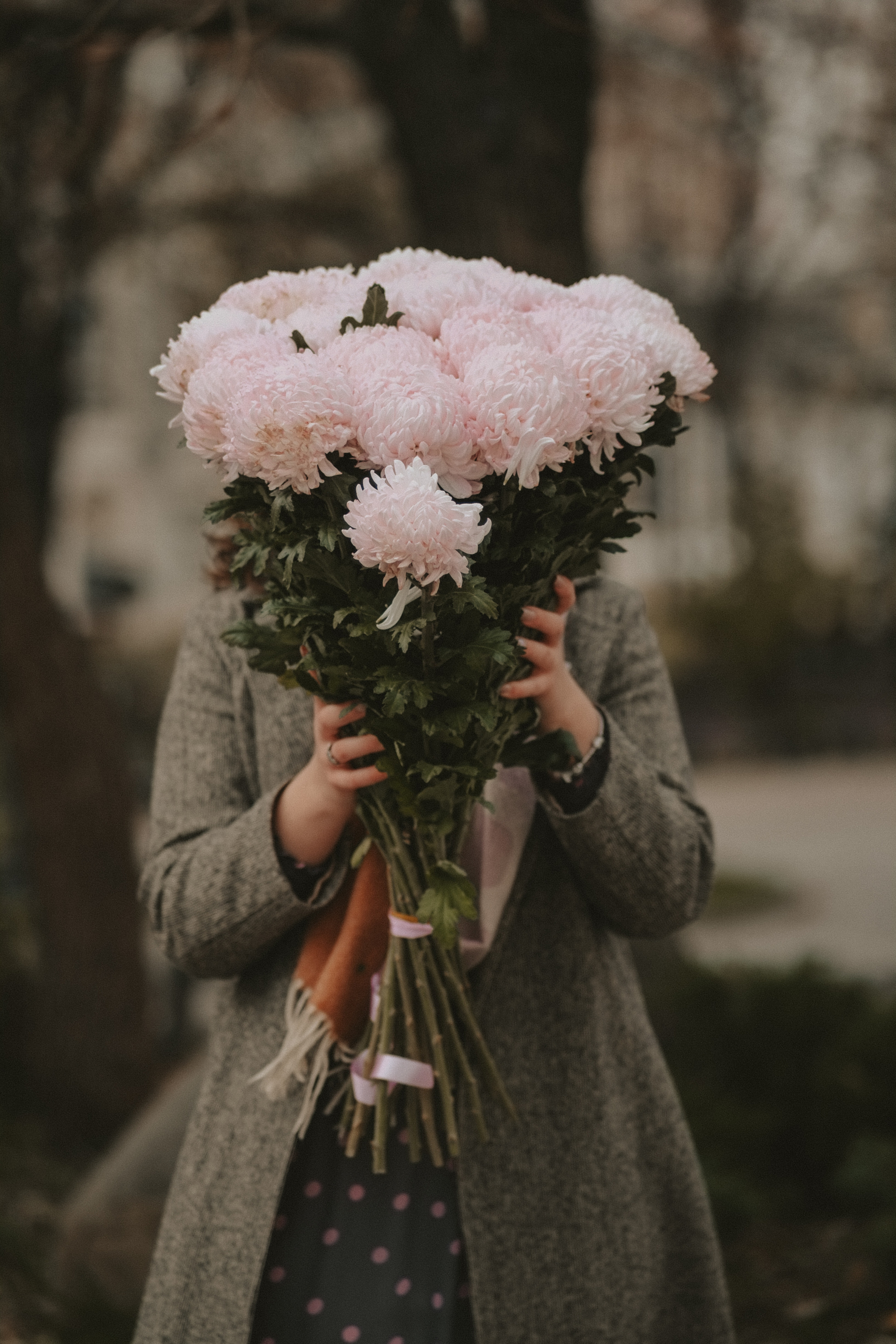 Девушка с цветами. Свадебный и семейный фотограф в Москве Инника Кетлер