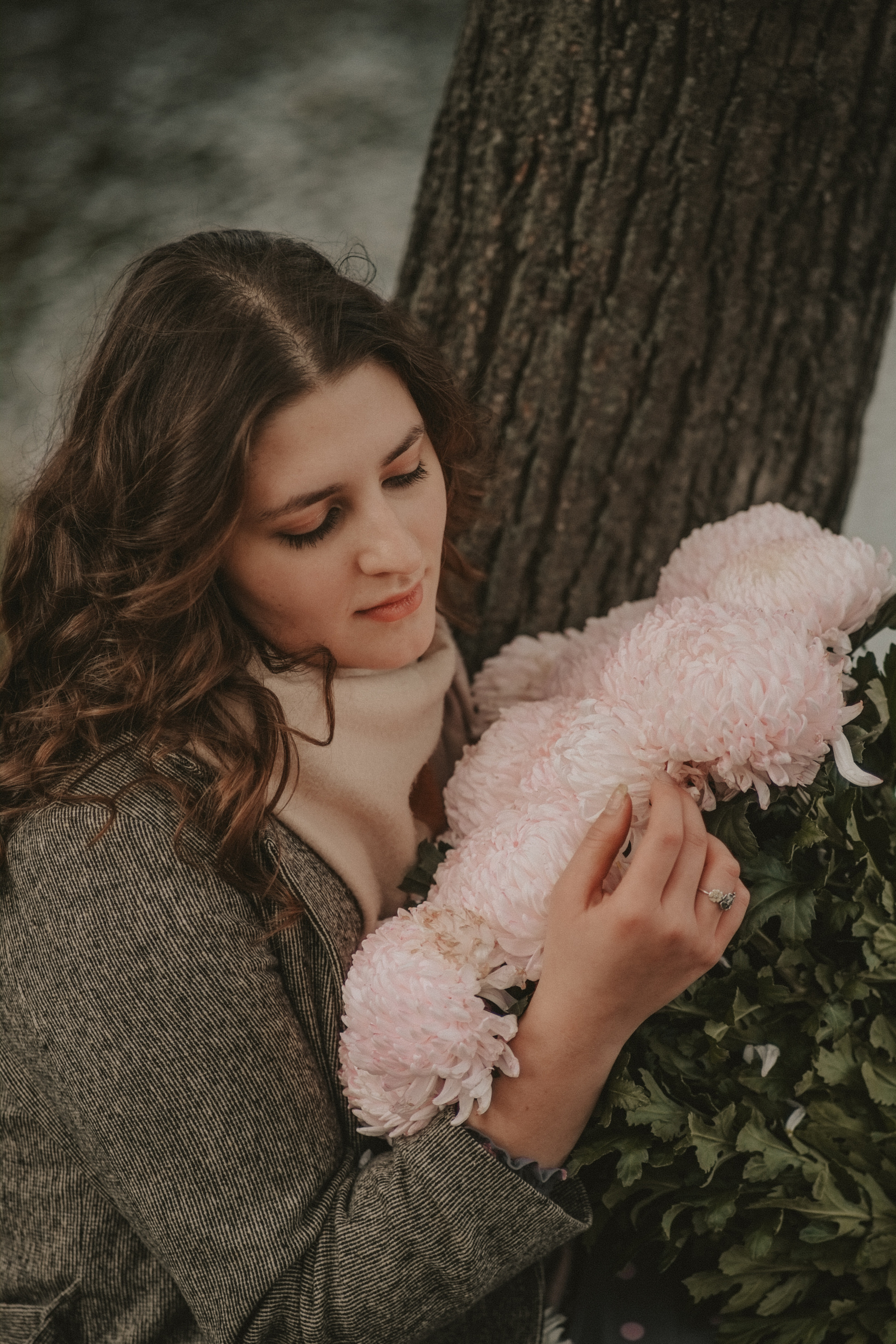 Девушка с цветами. Свадебный и семейный фотограф в Москве Инника Кетлер