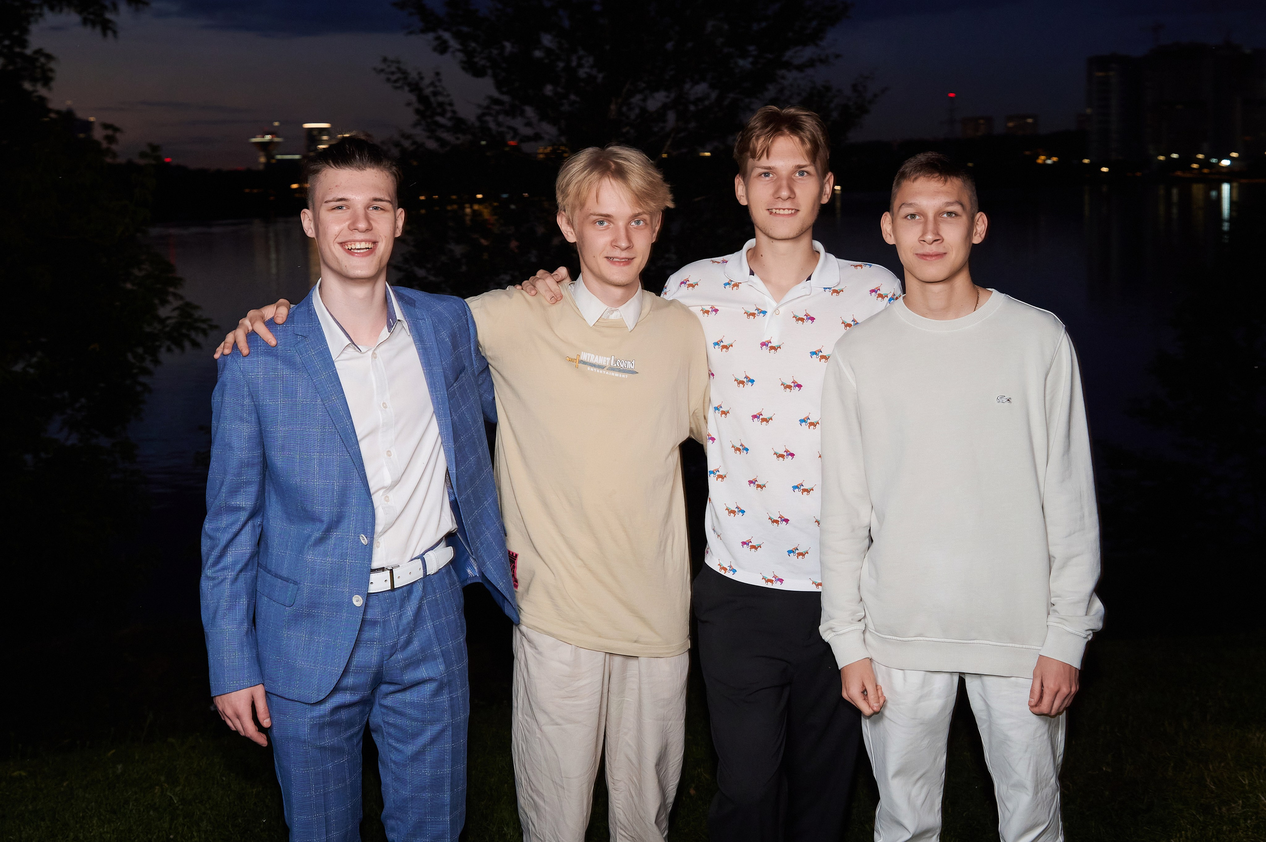 Школа. Выпускные 11 классы. Goganaft.ru — Репортажный фотограф в Москве Георгий Коненков