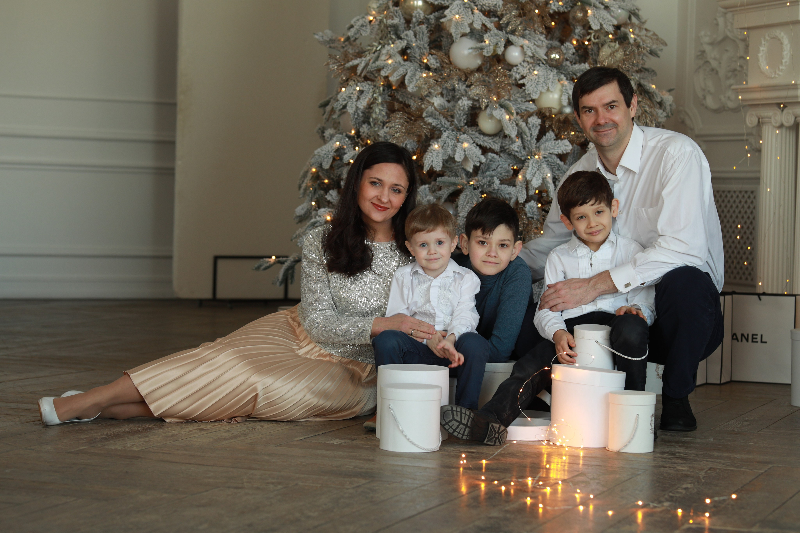 Новый год зал Angels. Фотограф Юлия Рязанова Москва семейный и детский