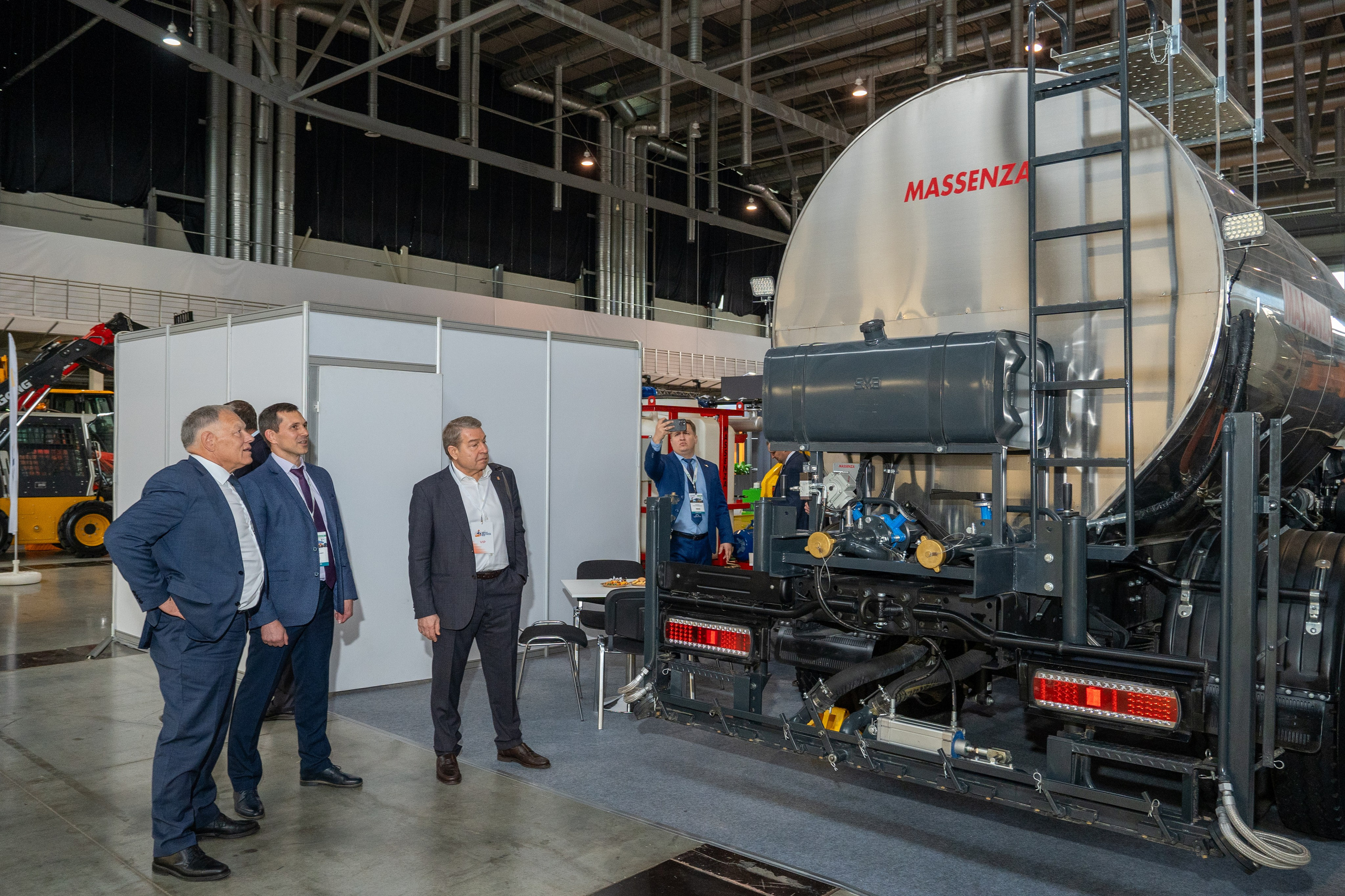 А8 Машины России 2025: Международная выставка специальной и коммерческой техники. Фотограф в Екатеринбурге Юрий Кутаев