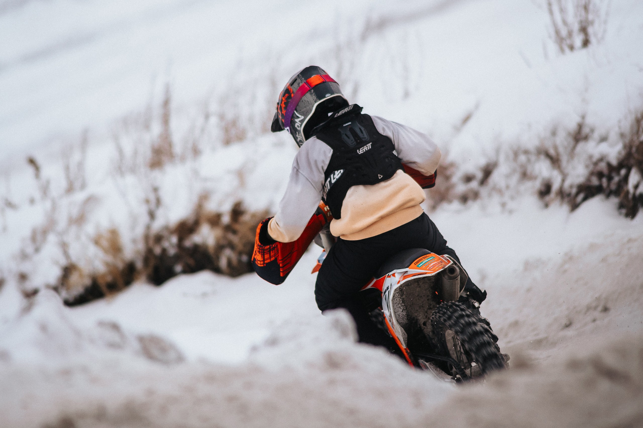 29.12.2024 — Праздничная тренировка на мотоциклетной трассе Люскус. Репортажный фотограф в Кемерово