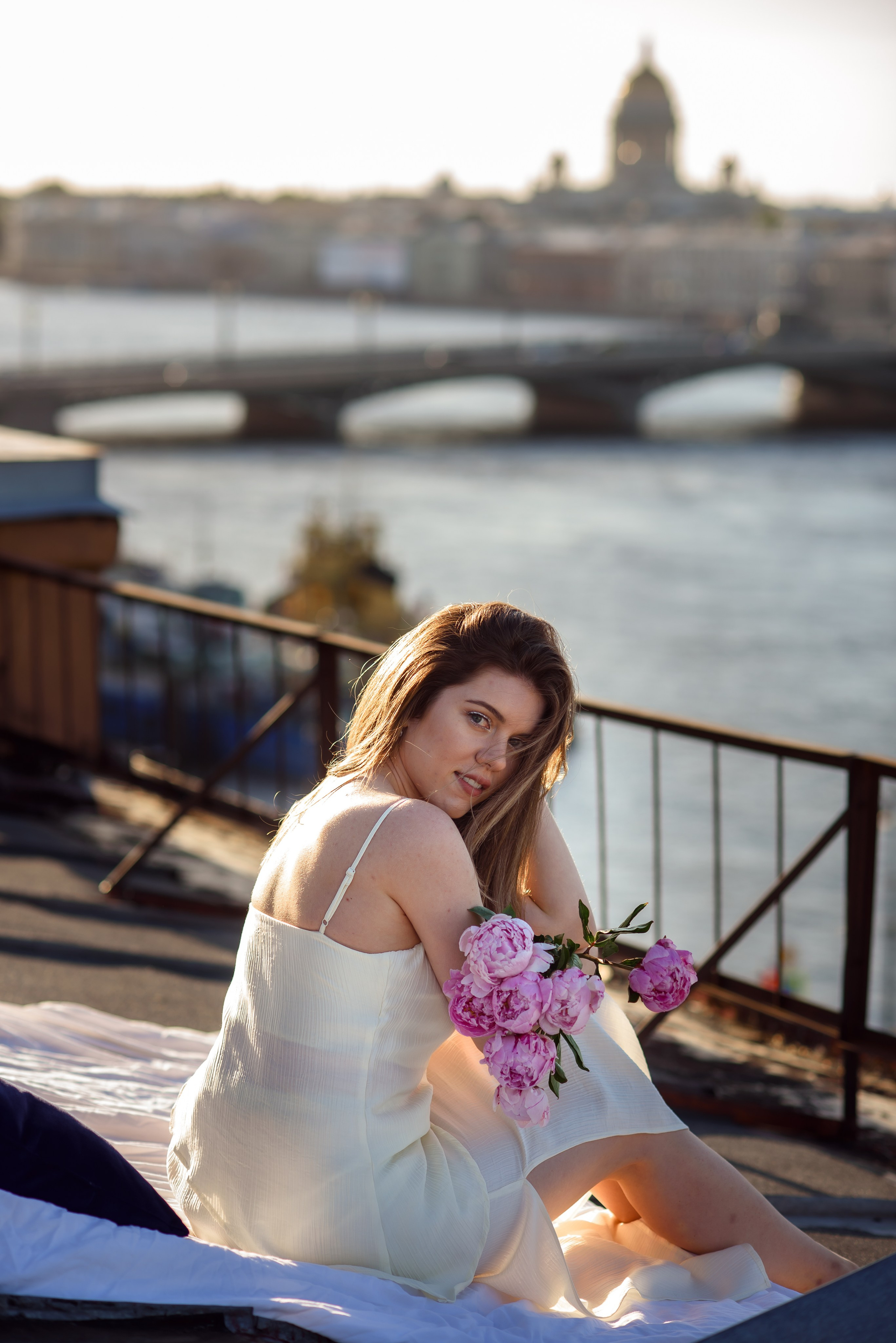 Лавстори. Анастасия Петрович фотограф, фотокорреспондент в Москве и Санкт-Петербурге. Фотосъёмка репортажа, мероприятия, корпоративная съёмка, контент