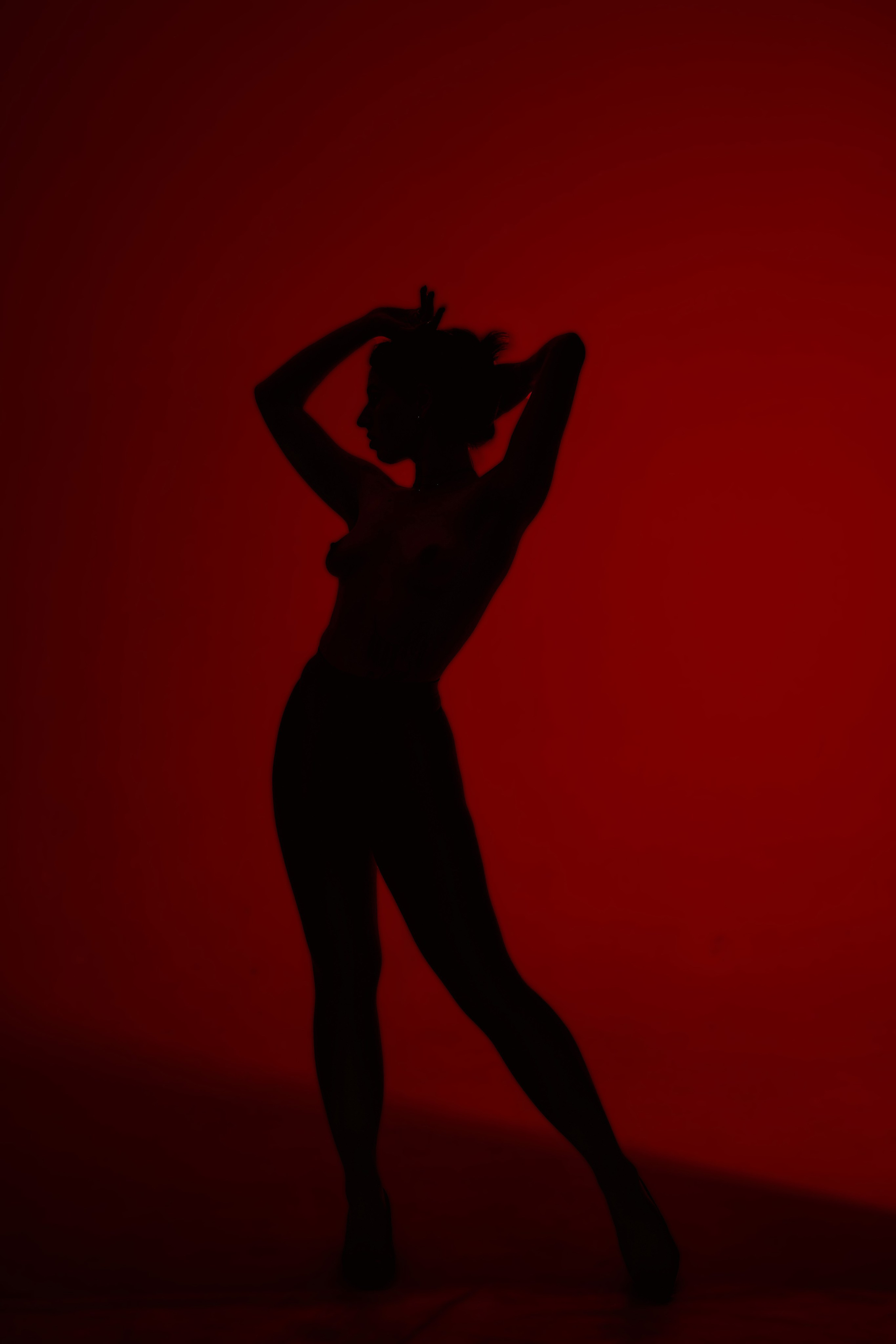 Фотосессия в эротическом стиле на циклораме в фотостудии Kap's Москвы