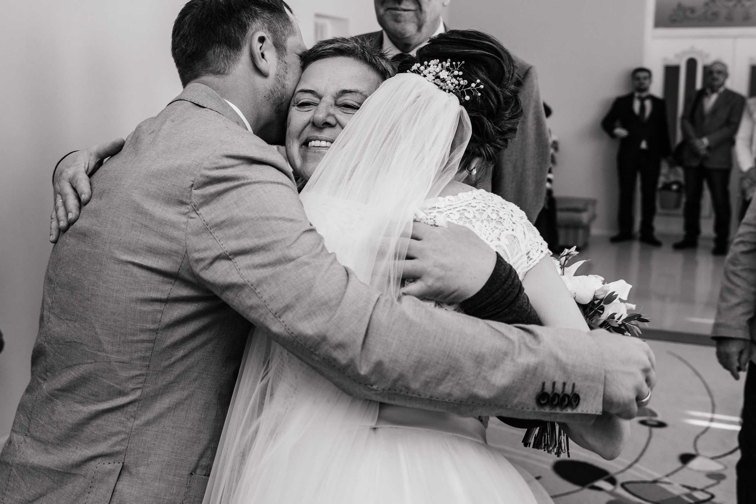 Я птицу счастья свою отпускаю на юг. Свадебный фотограф в Москве Кристина Засухина