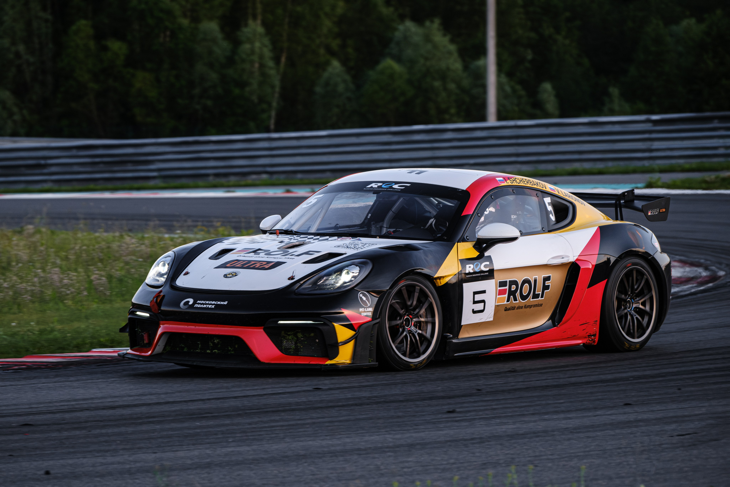 Российская серия гонок на выносливость. Авто и мотоспорт — фотограф Антон Медведев iCoguar