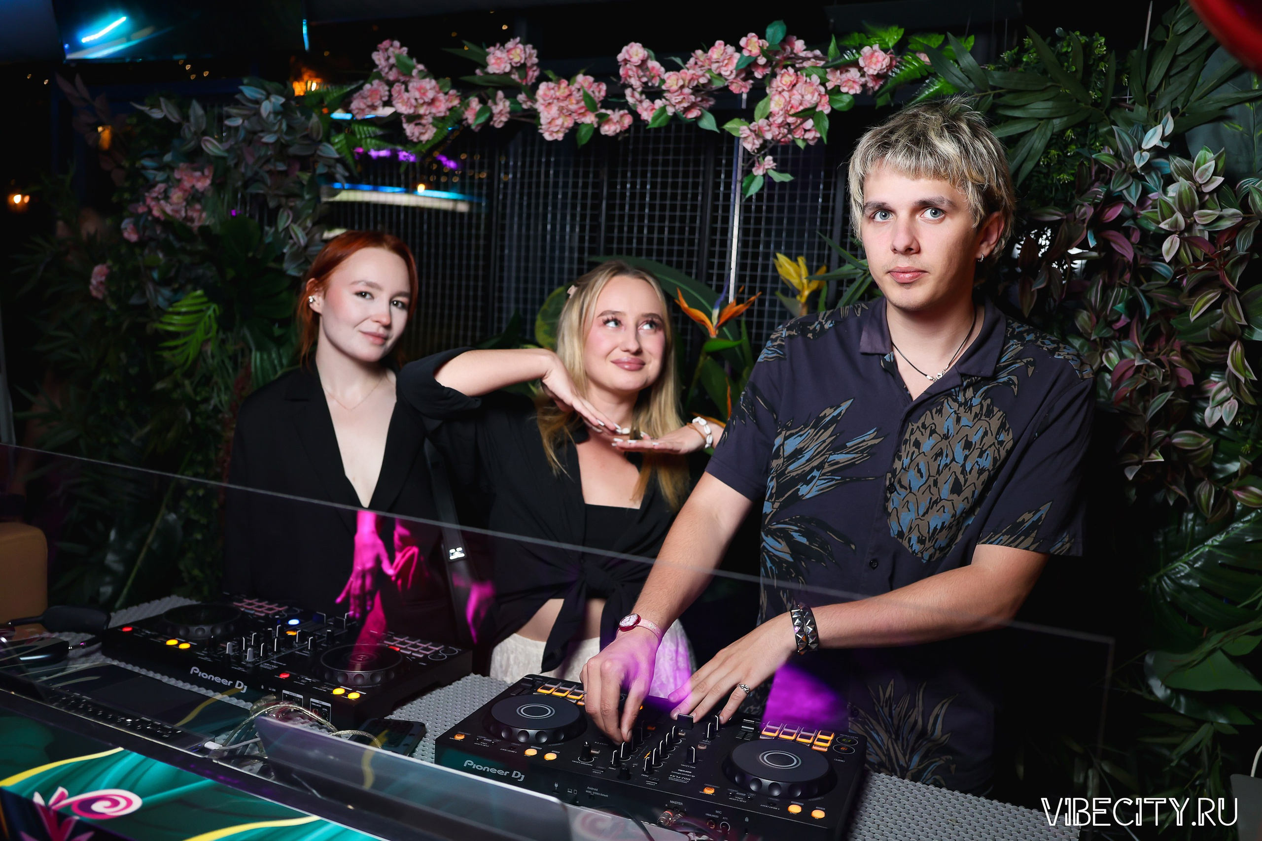 DOUBLE U. VIBECITY.RU Вайб Сити Ру Фоторепортажи Фотоотчеты Калининград