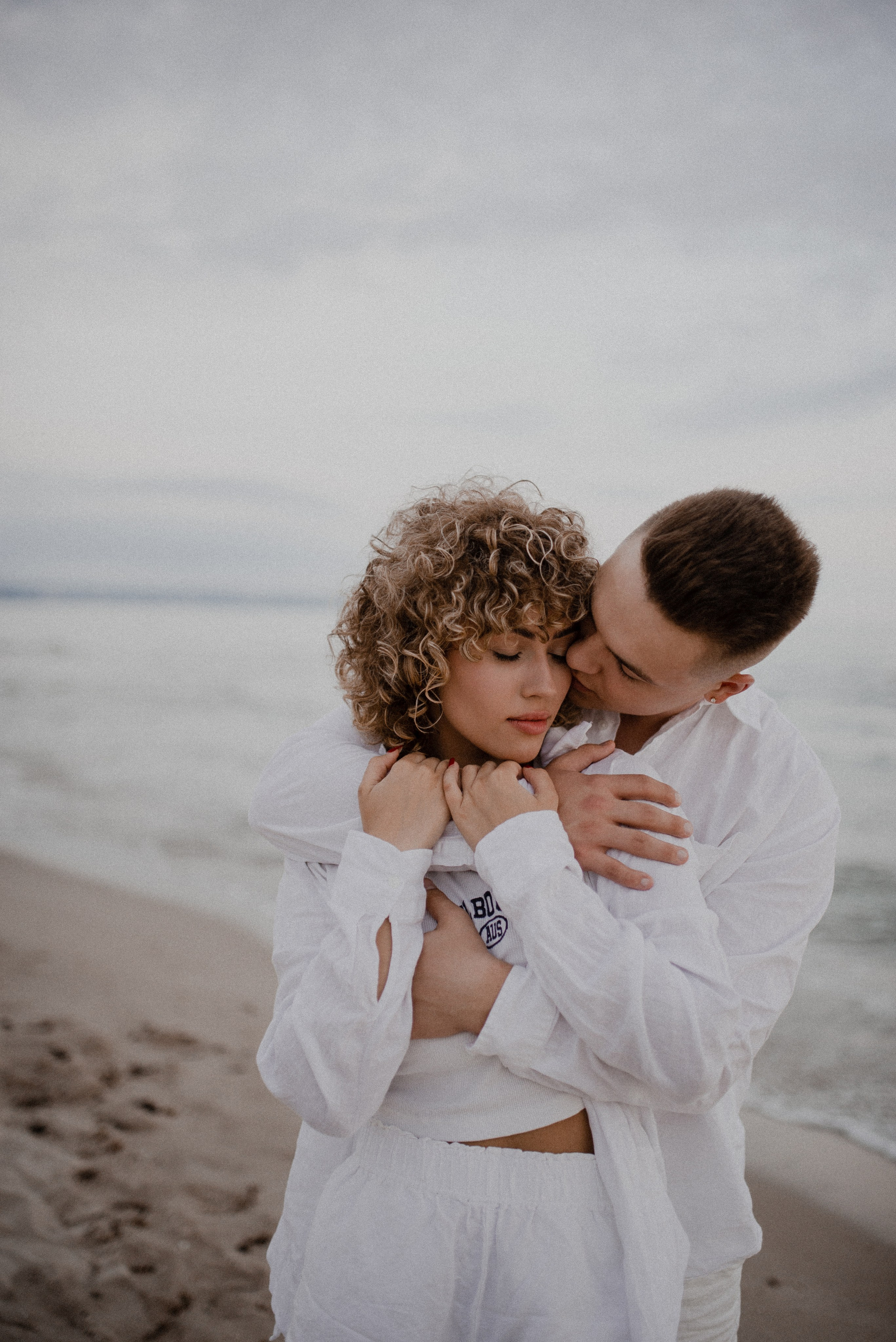 Фотосессия лавстори у моря Калининград. Семейная фотосессия Бутово Москва фотограф Алина Морщагина