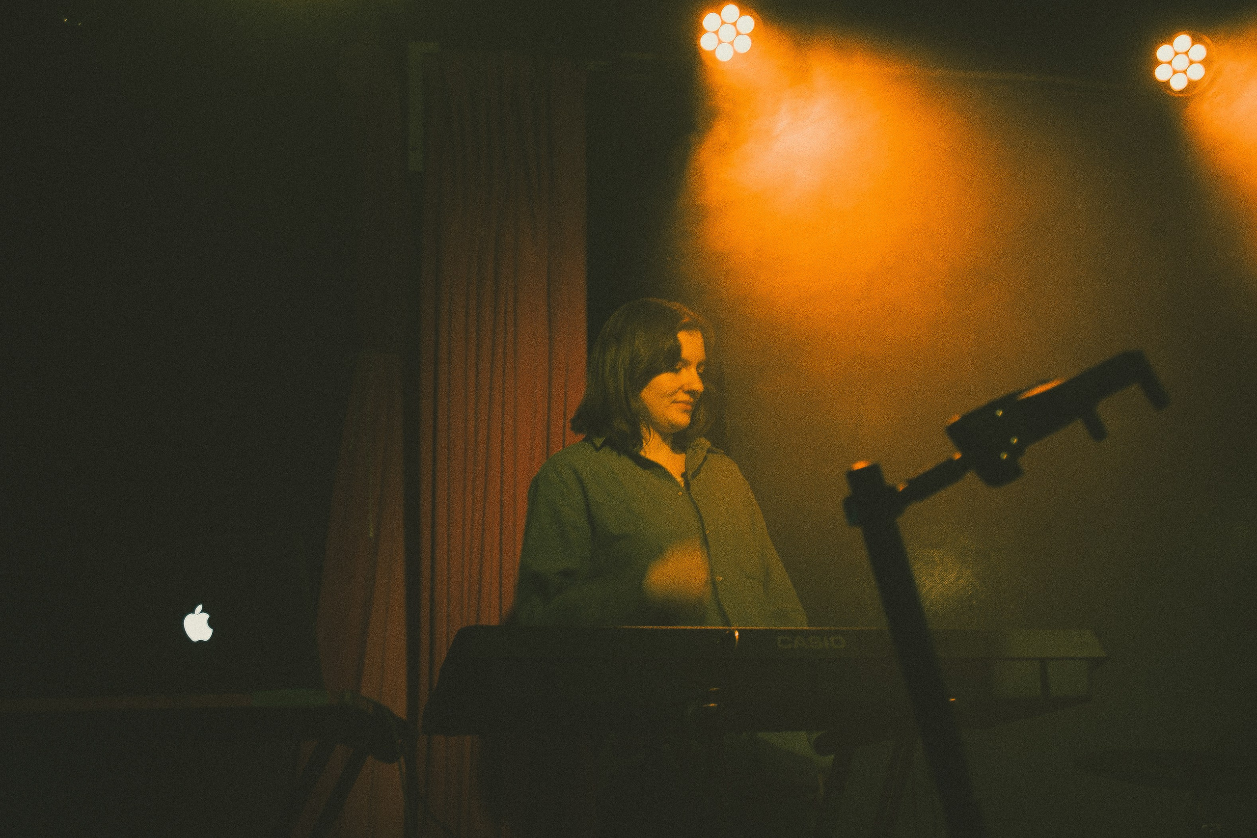 Концерт «Бонд с Кнопкой» 16тонн. Портретный и художественный фотограф в Москве