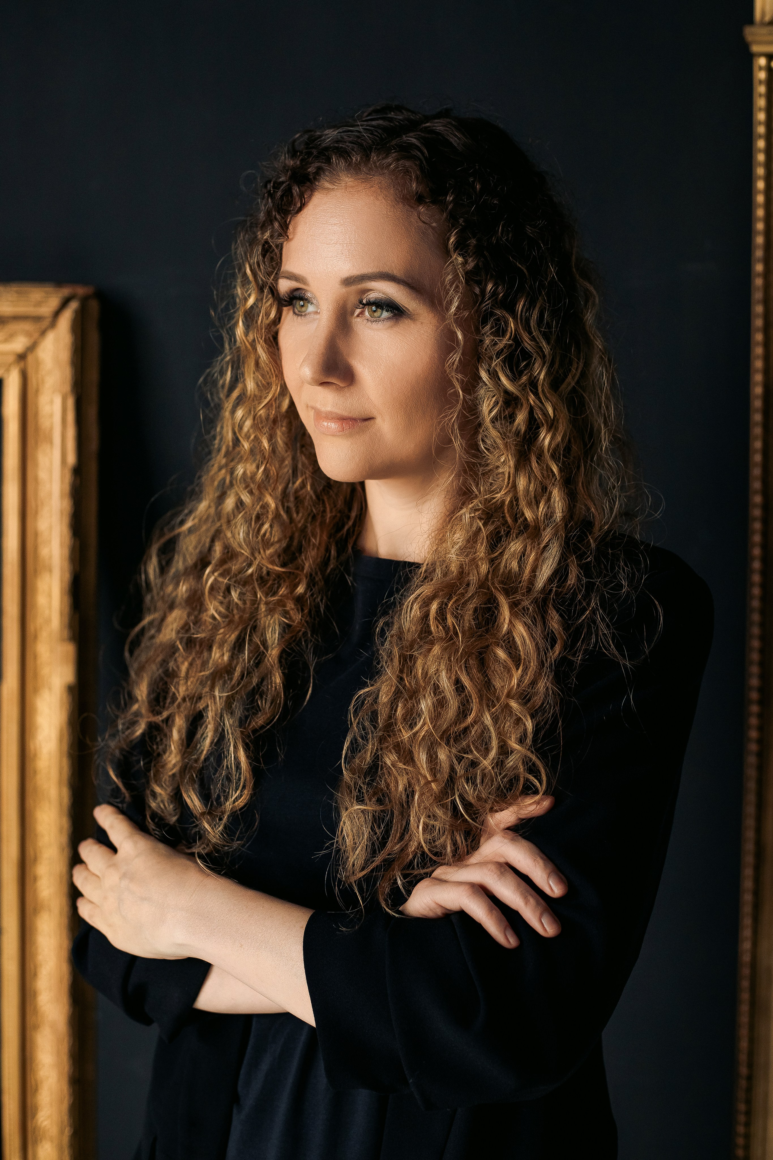 Семейная фотосессия взрослой дочки и мамы в студии. Фотограф в Санкт-Петербурге, Анна Скворцова