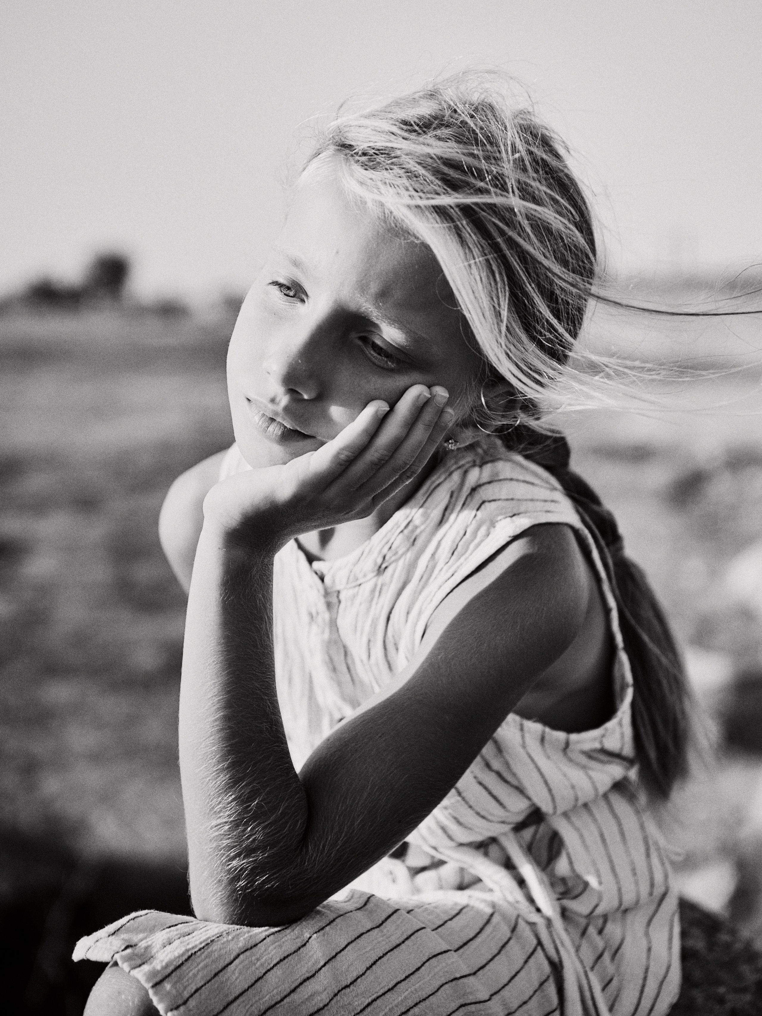 About a girl. Fashion Photographer Oxana Chernomorets