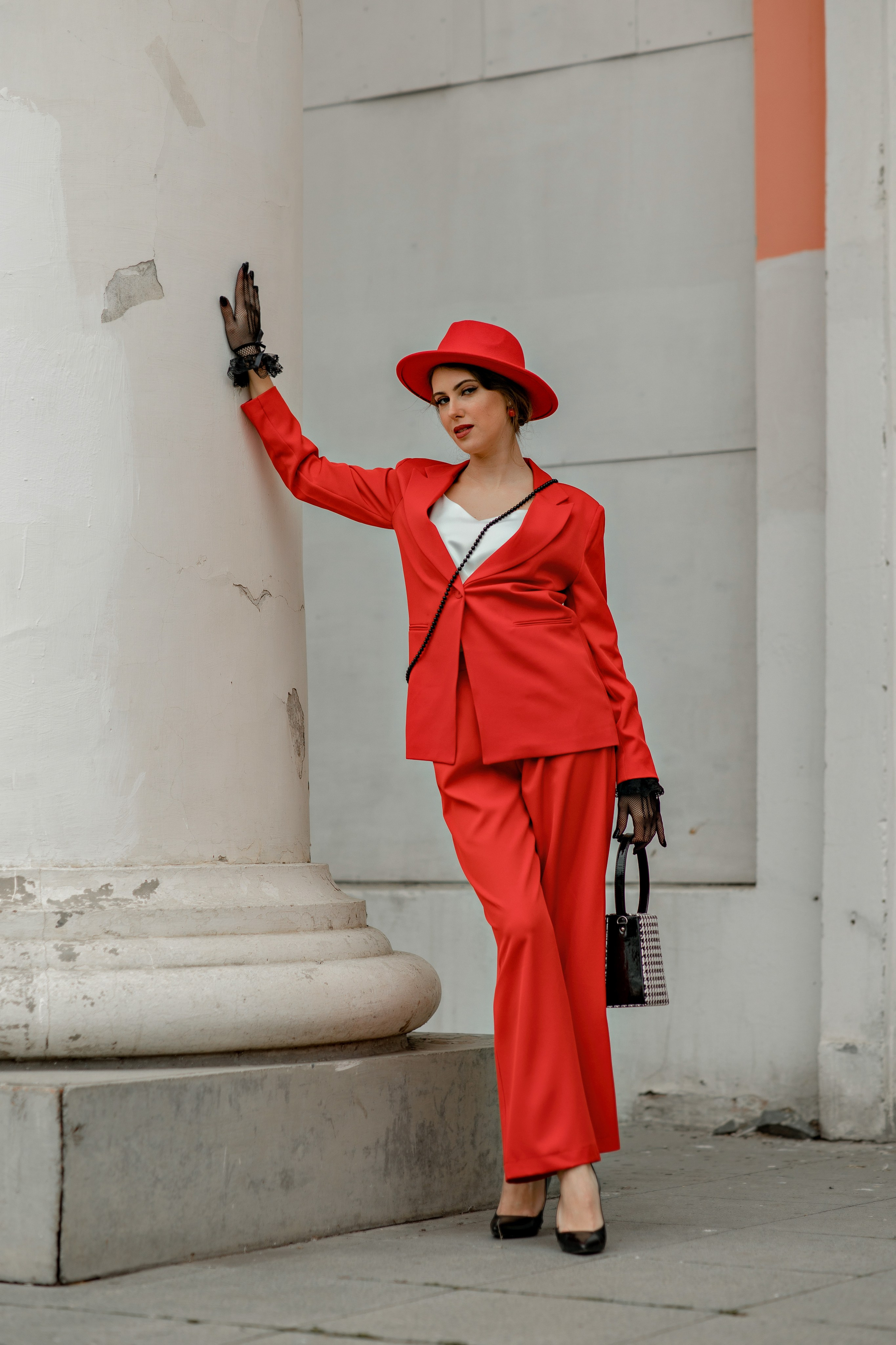 Женский портрет. Фотограф-стилист Крым Прокат одежды в Крыму. Фотосессии в Крыму