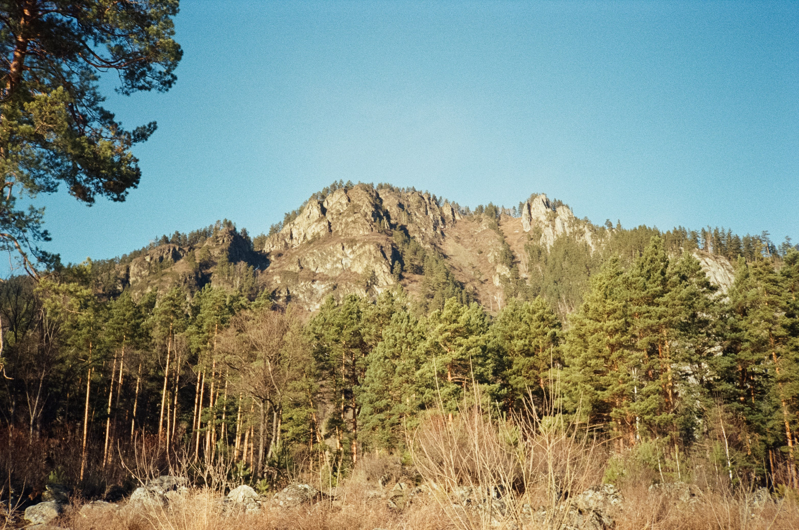 Кедровый остров и база Берель. Яркое солнце, скалы, льды и бурлящий по. Фотограф-документалист Мария Осокина
