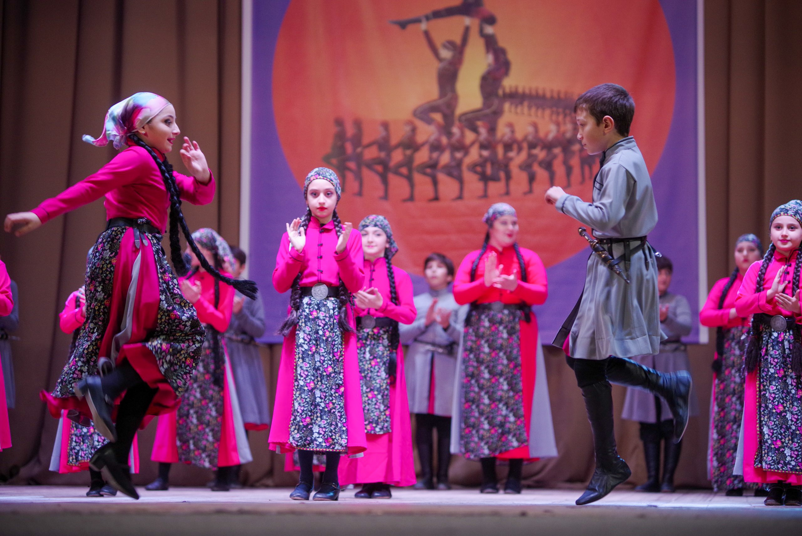 Грузинский танец. Портретный фотограф Денис Милютин