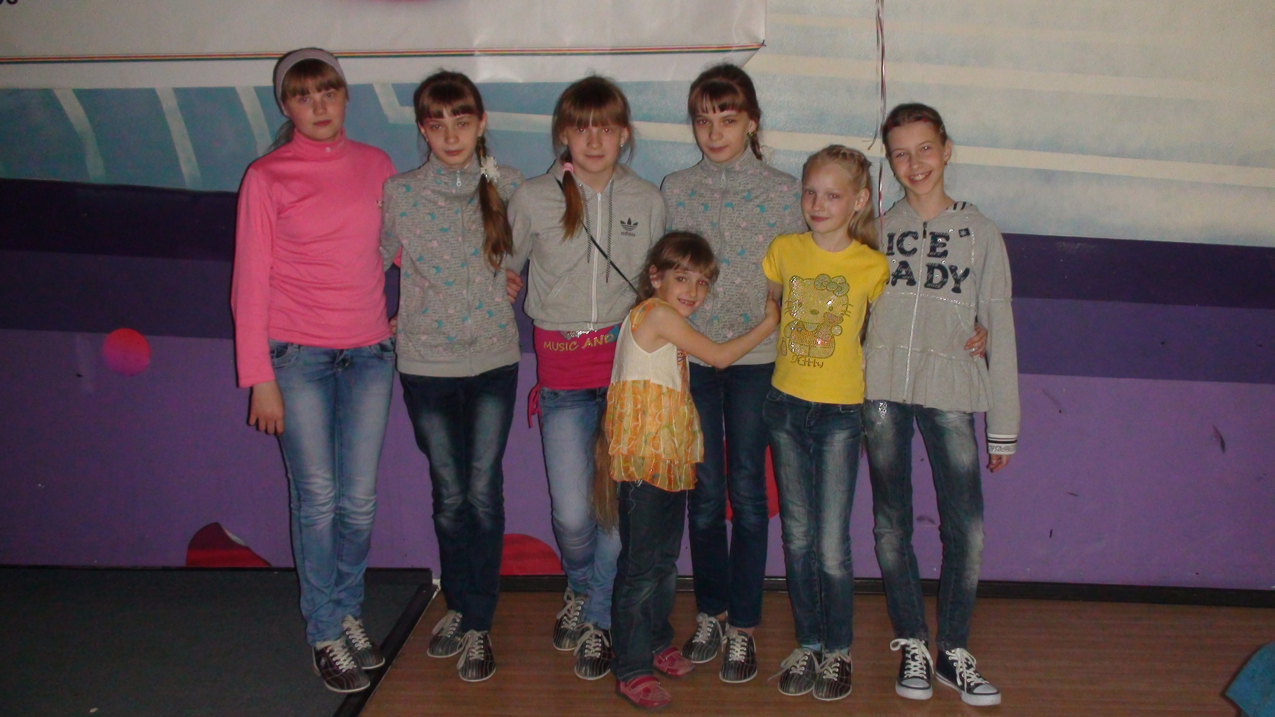 Оля ДР 12 лет Боулинг 27.05.2012. Семейный, Свадебный фотограф СПБ Питер— Романова Екатерина