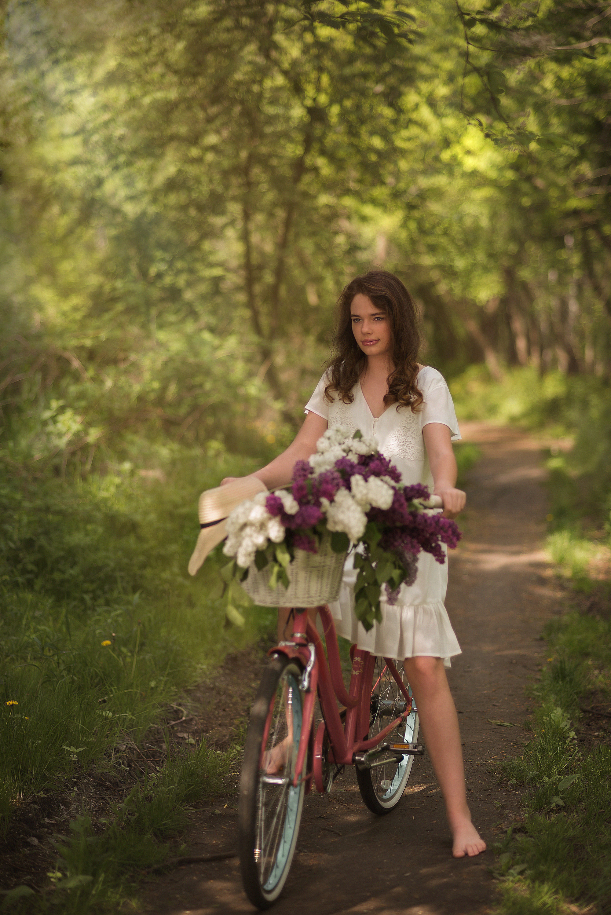 Девушка с сиренью. Фотограф Краков и Малопольска