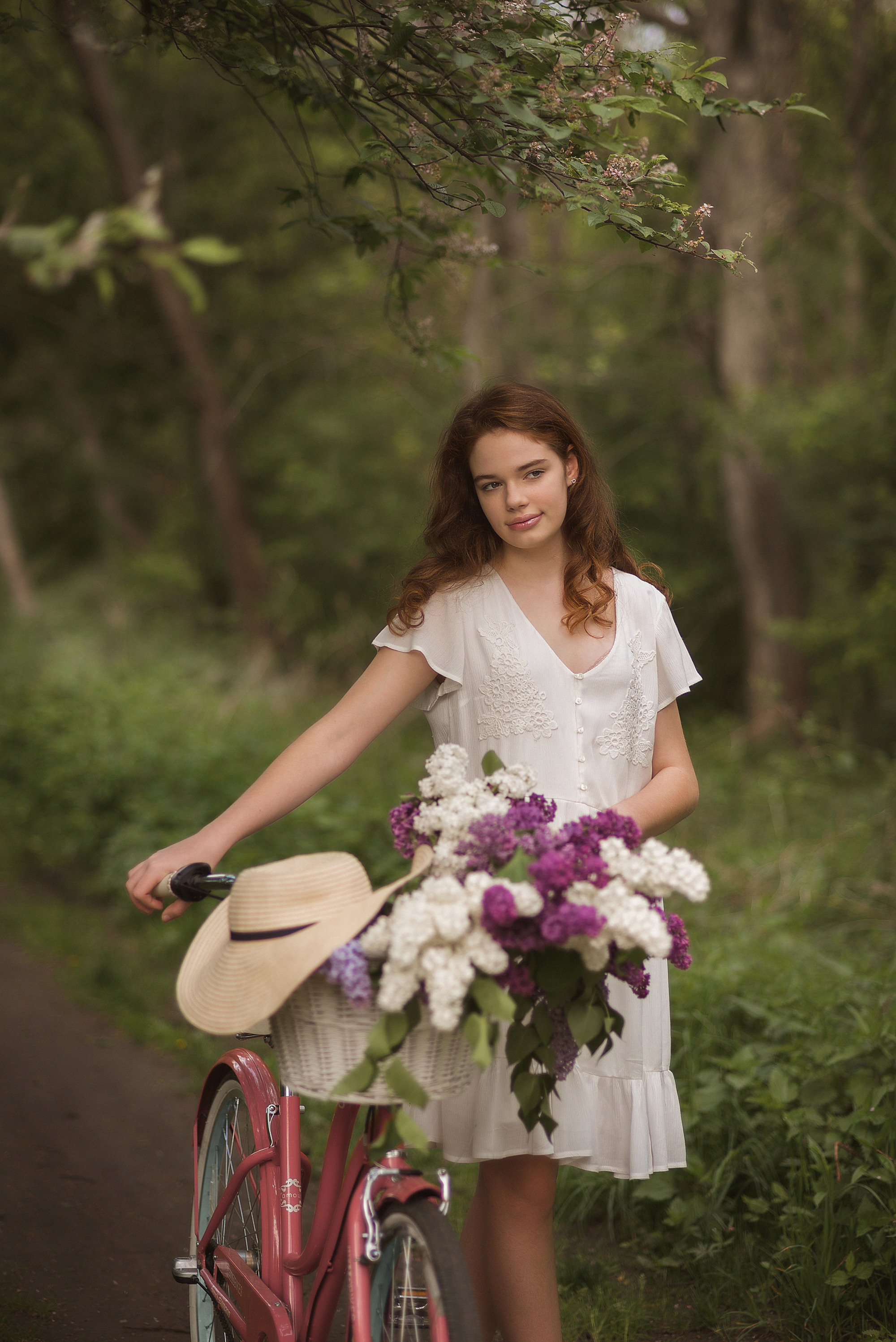 Девушка с сиренью. Фотограф Краков и Малопольска