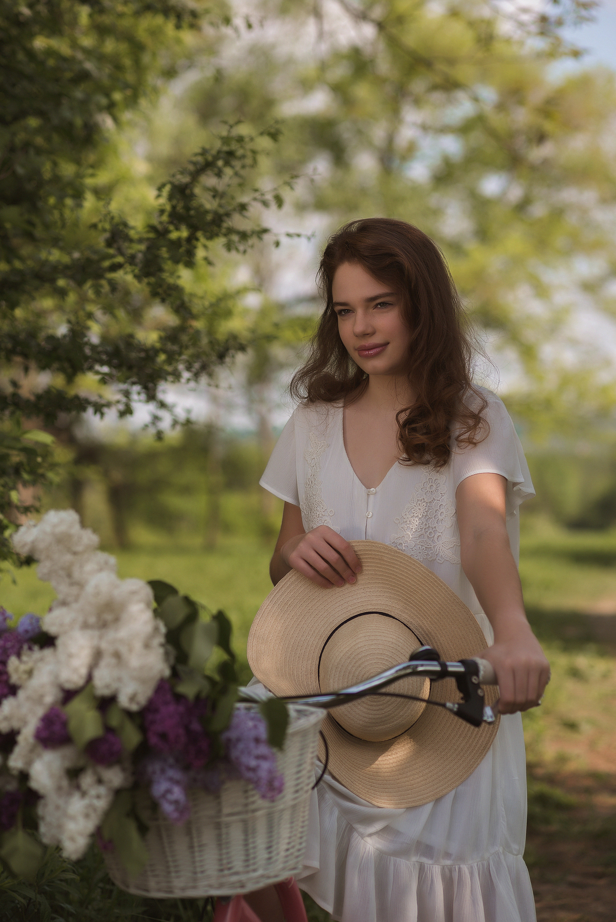 Девушка с сиренью. Фотограф Краков и Малопольска