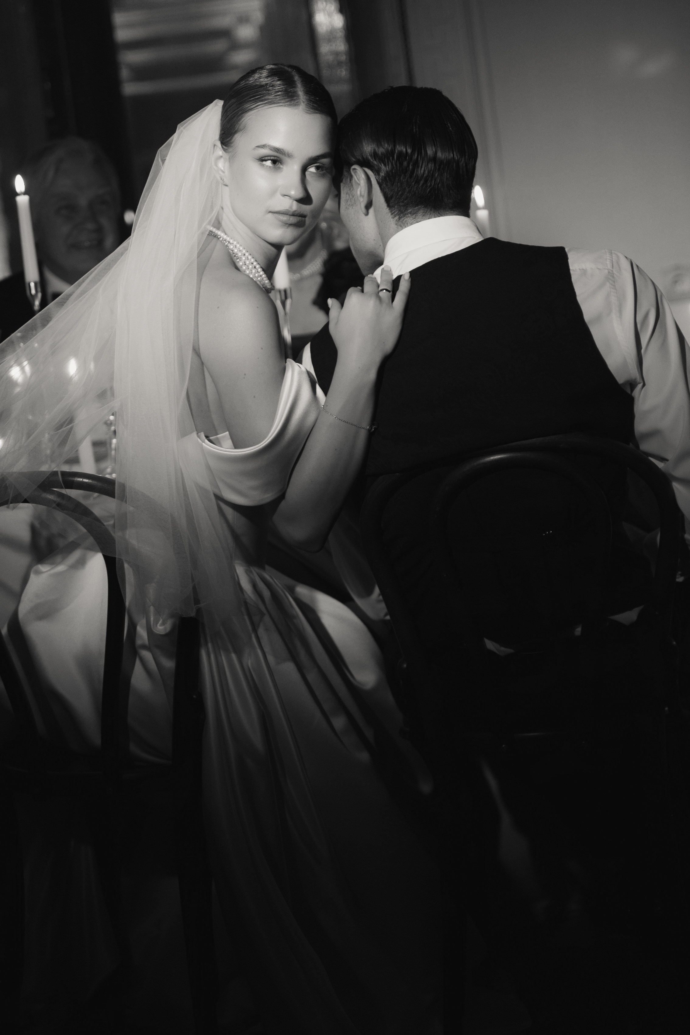 Камерный свадебный ужин при свечах в старинном особняке в фотостудии 21. Kult. Ярослава Ерина — свадебный фотограф в Москве