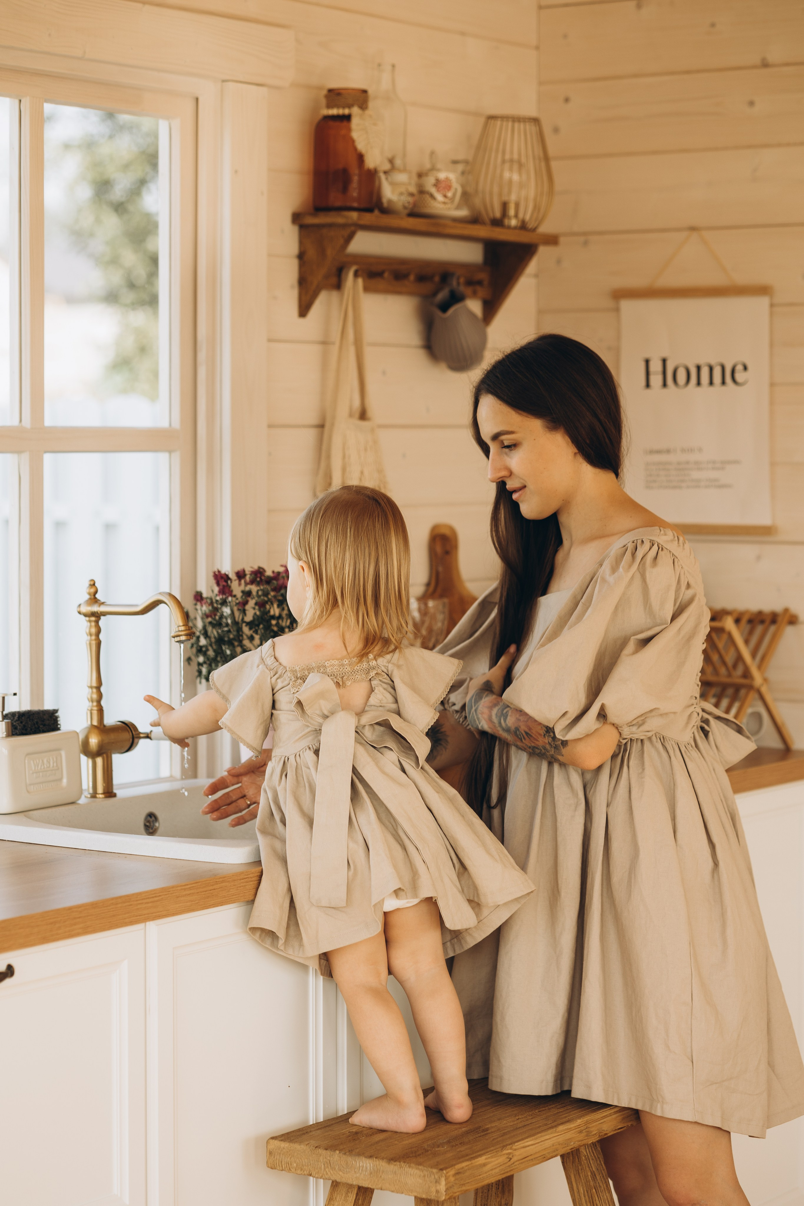 Оля и Мирослава Беседка. Семейный фотограф в Москве Виктория Ястребинская