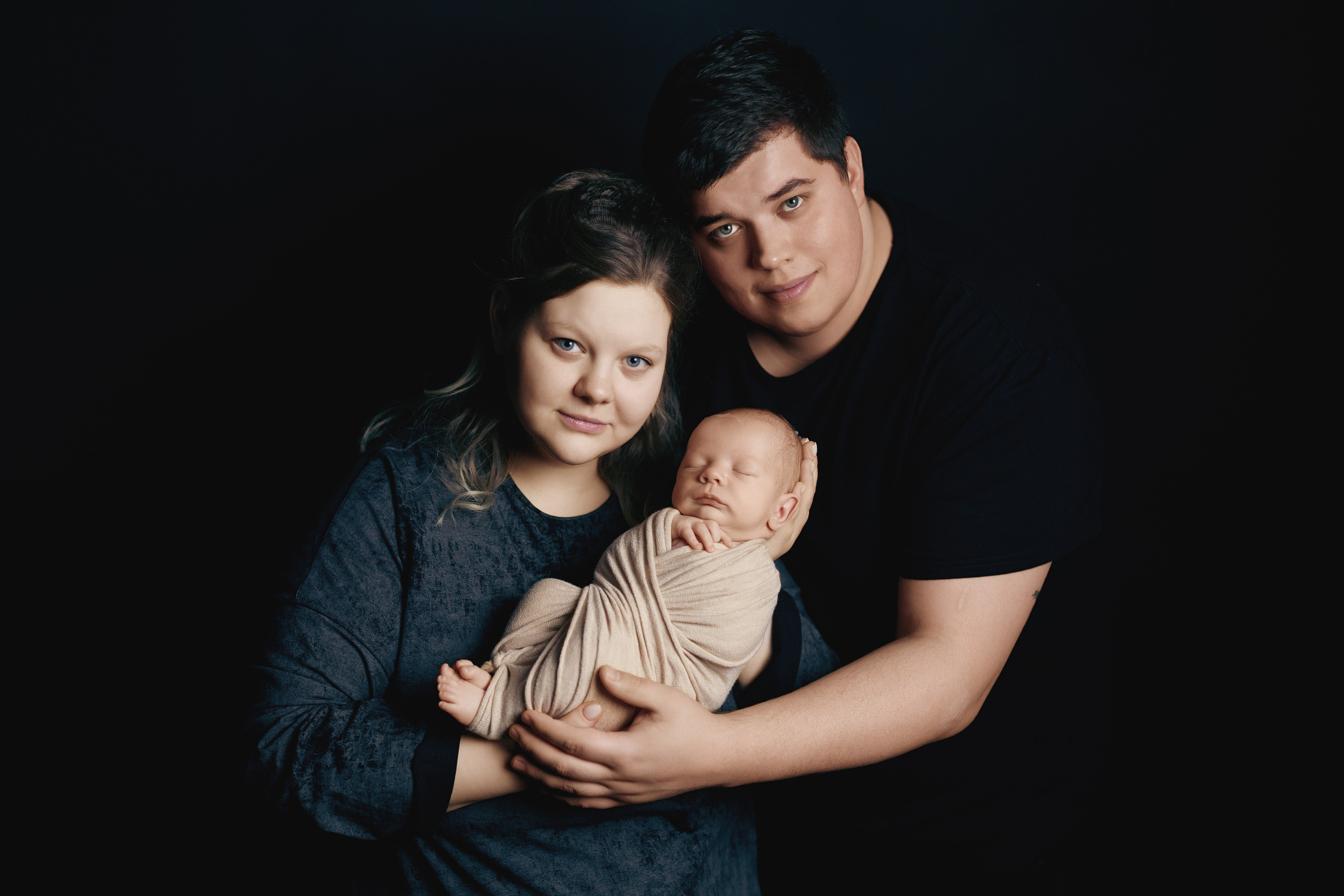 Ньюборн фотосессии в Старом Осколе. Фотостудия для новорожденных в Старом Осколе Гильфановых Юрия и Ольги