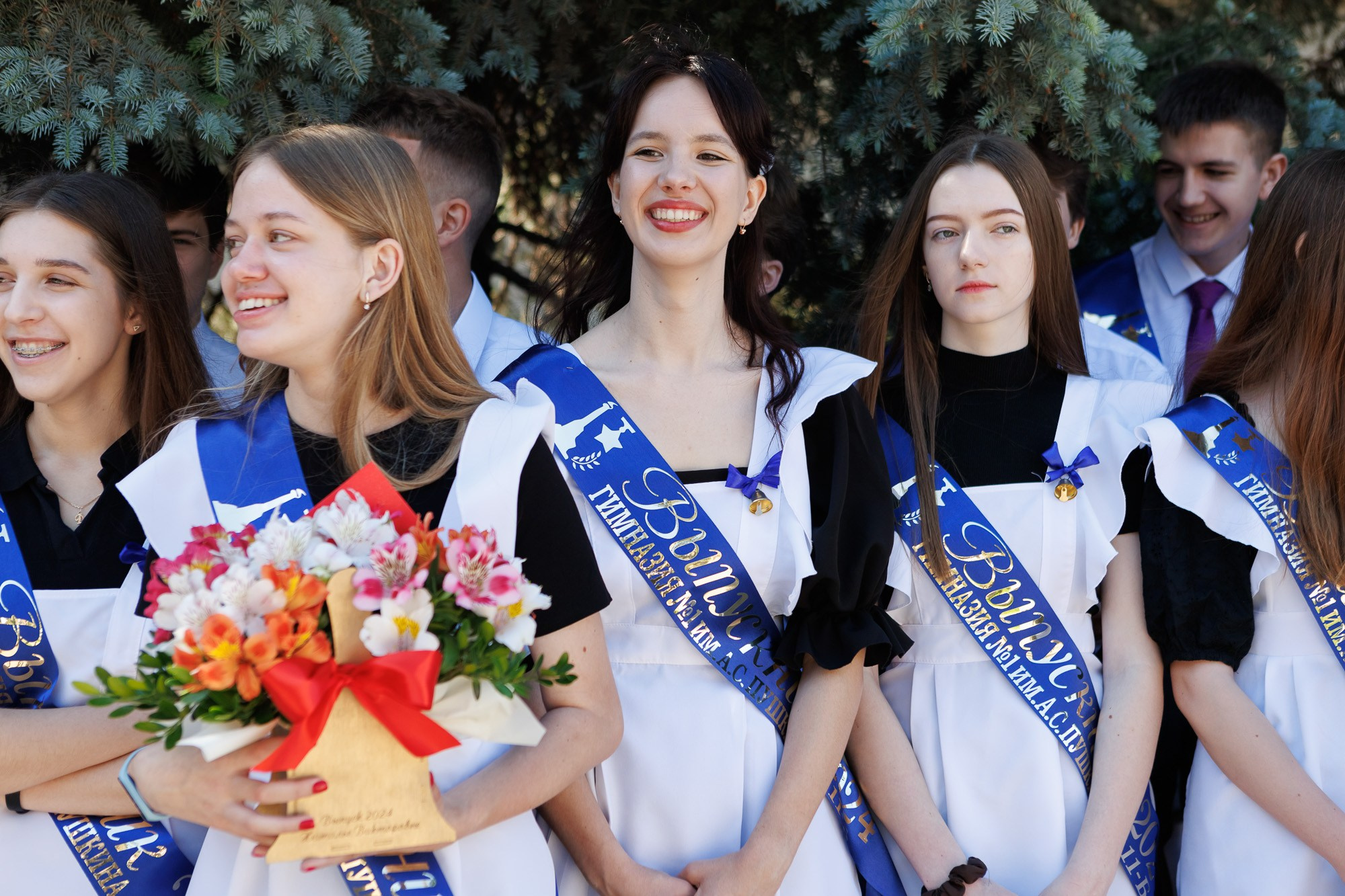 Последний звонок в Гимназии № 1, г. Севастополь. Свадебный фотограф, фотосъемка в Крыму, Севастополе, Симферополе, Ялте