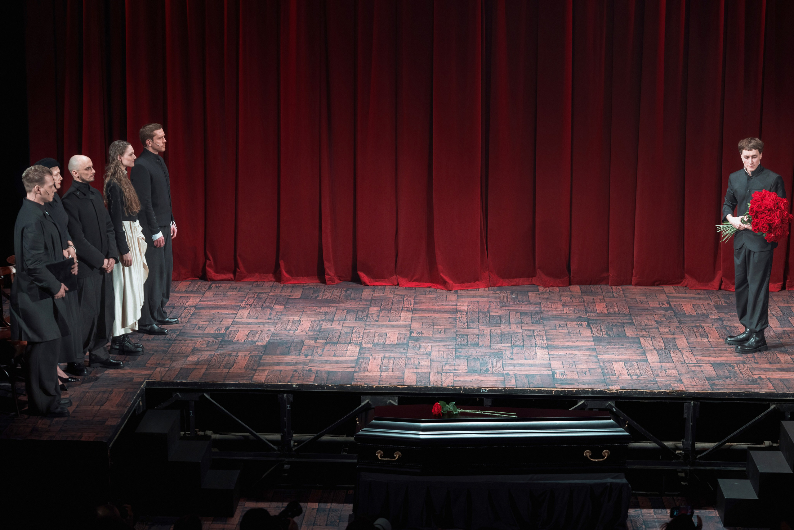 Театр на Таганке: Гамлет. Сайт фотографа Сергея Абрамова