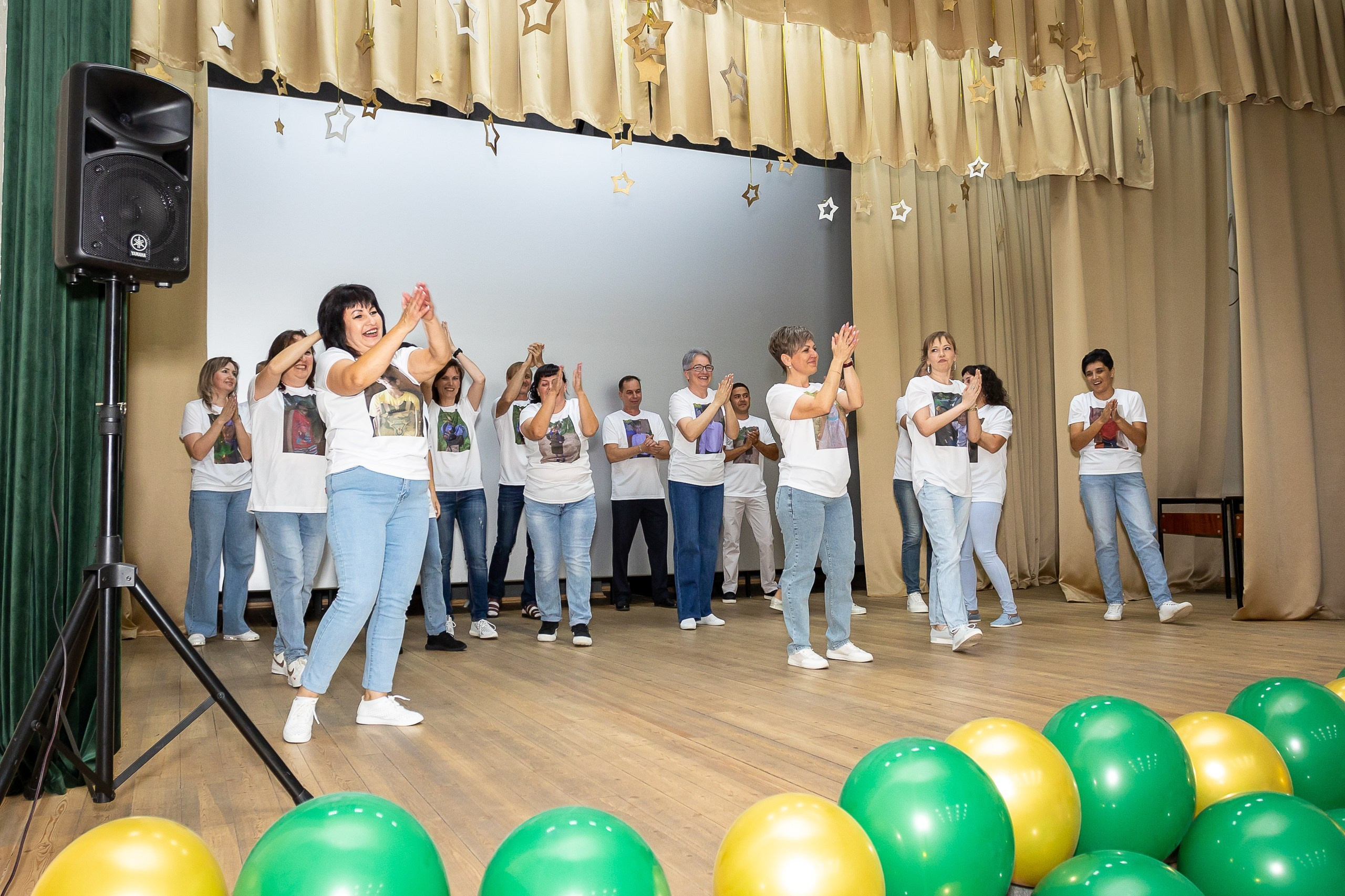 Вручение аттестата и выпускной вечер. Выпускные альбомы Майкоп, Краснодар Елена Золотарева