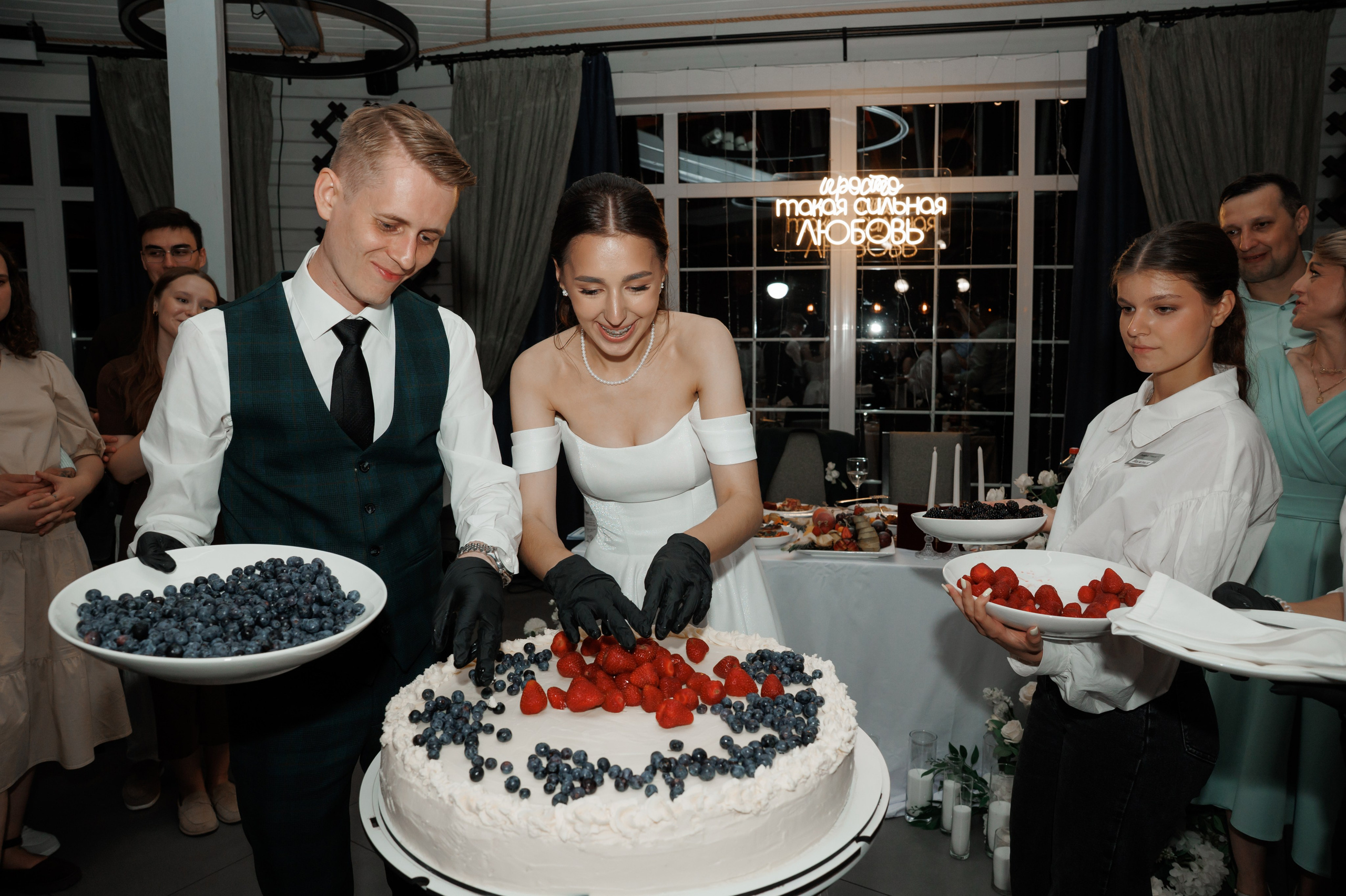 Регистрация в отеле Fish Point, ЗАГС Бутово, прогулка в Остафьево. Свадебный и репортажный фотограф (Москва, Королев и другие)