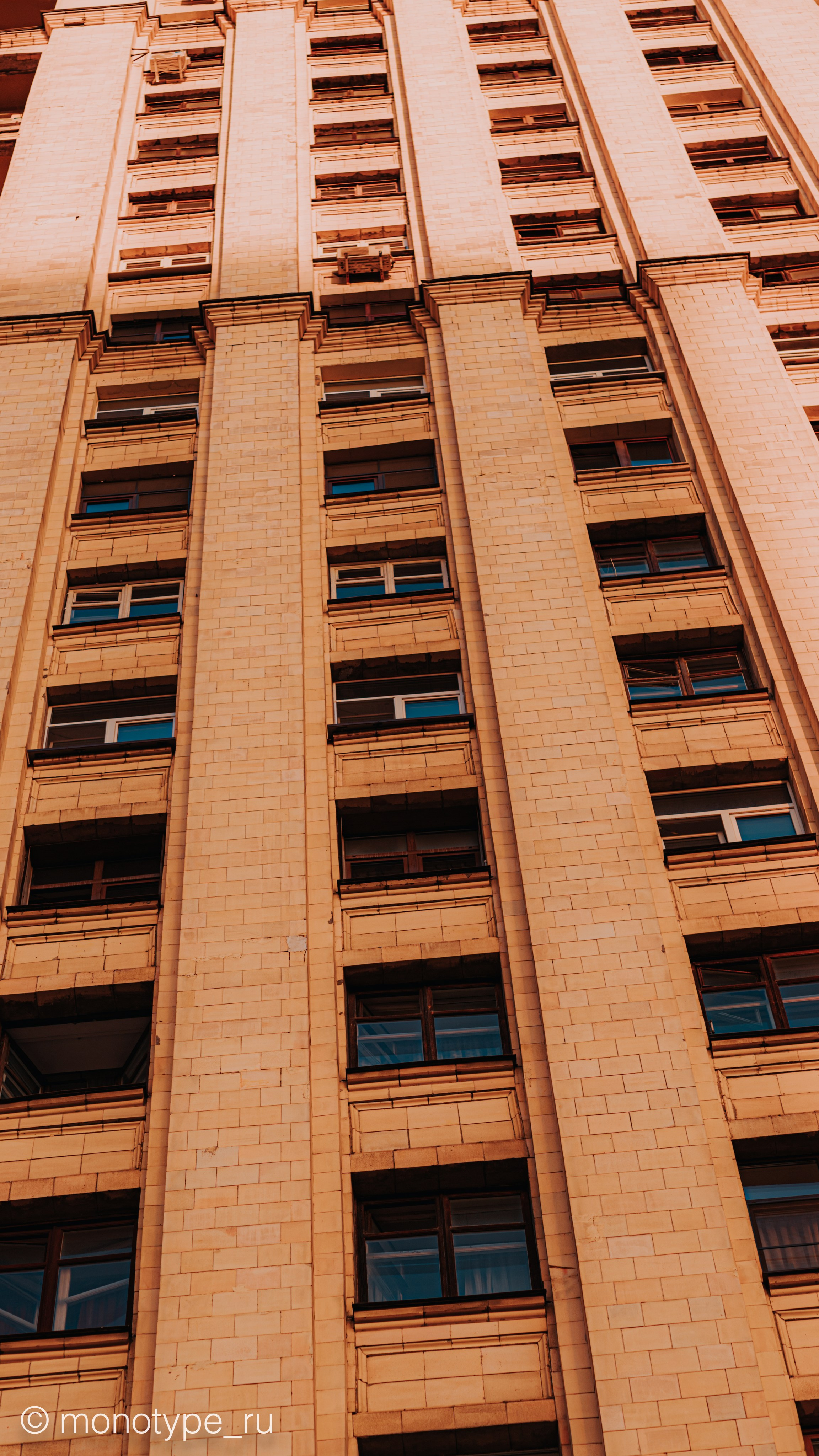 ST. BARRICADE. MOSCOW / БАРРИКАДНАЯ. МОСКВА