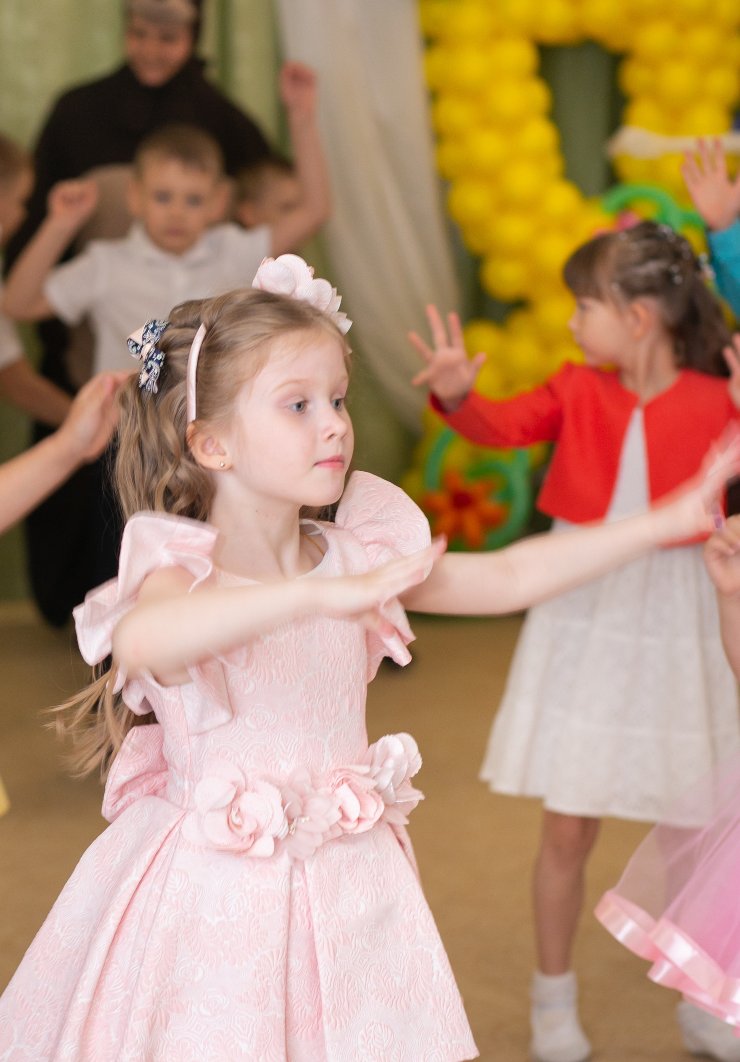 Выпускные и Утренники. Фотограф новорожденных и семейный фотограф НСО г. Бердск Марина Львова