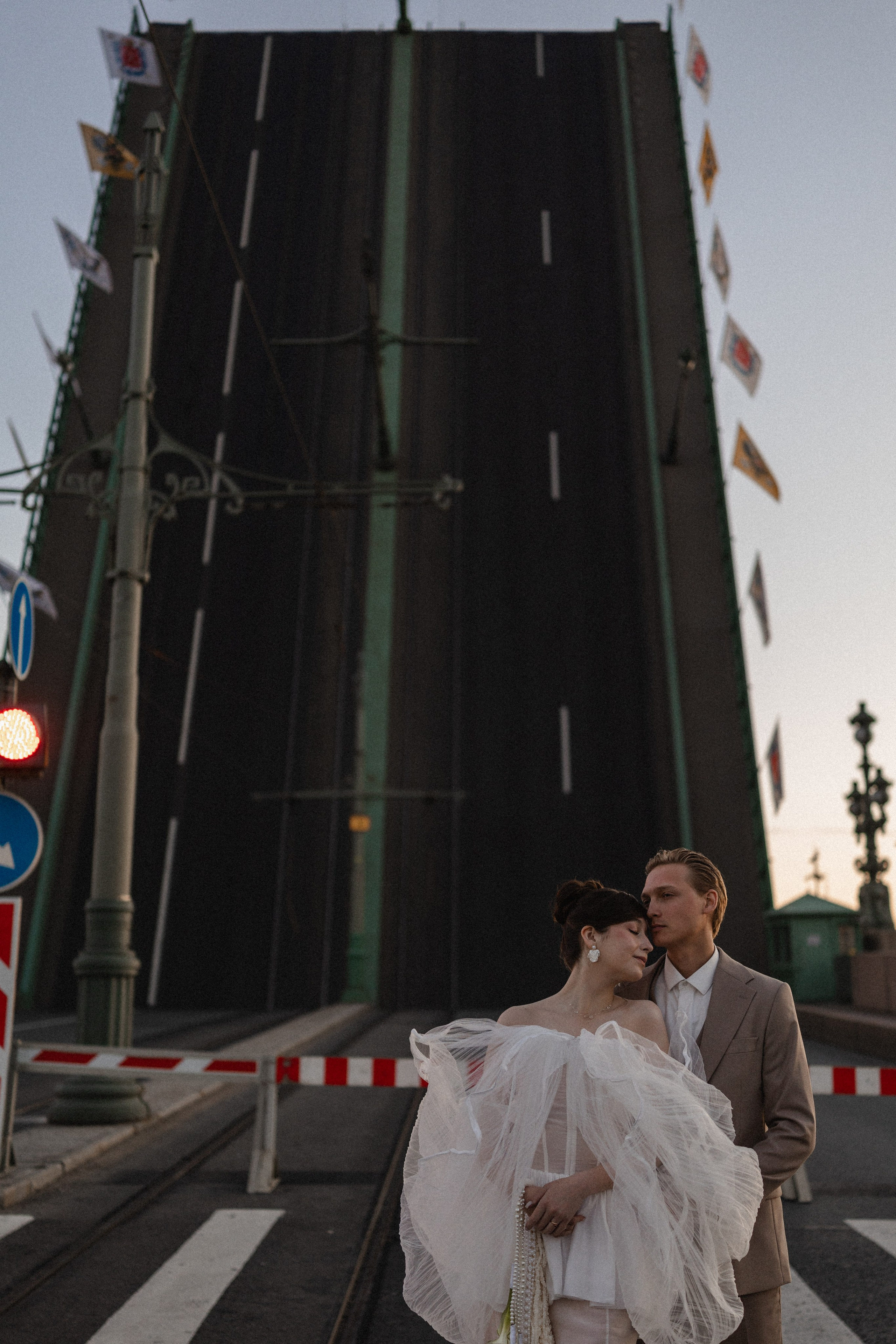 Мосты на рассвете. Юлия Анисимова — свадебный и семейный фотограф в Санкт-Петербурге